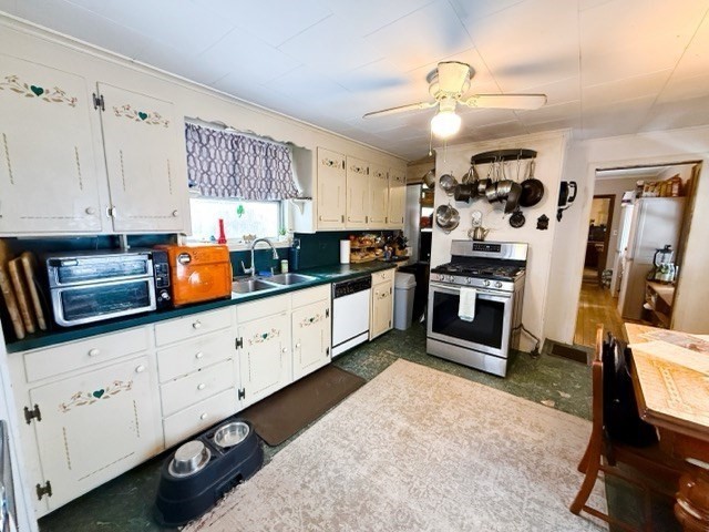 118 Elm St, Amesbury, MA 01913 - Image 2