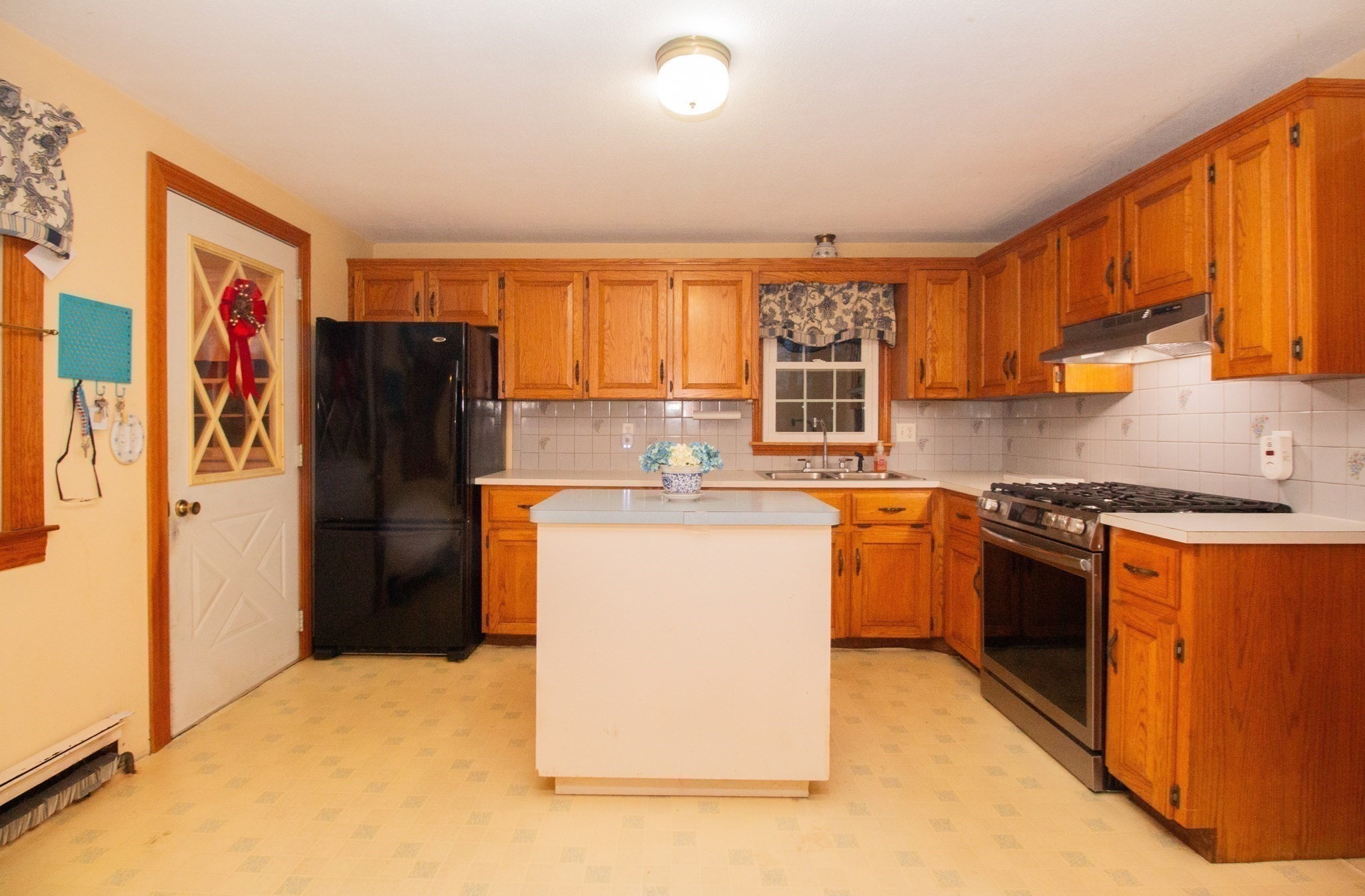 125 Blackstone, Bellingham, MA 02019 - Image 8