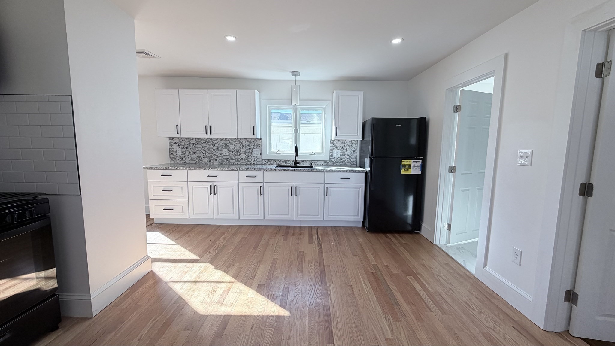 15 Varney, Lowell, MA 01854 - Image 18