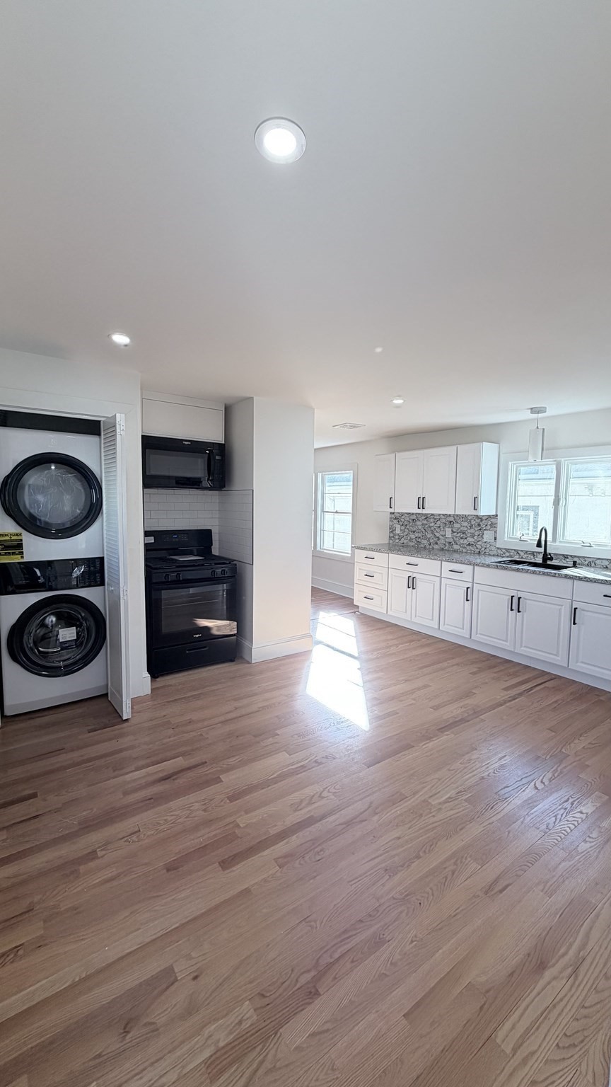 15 Varney, Lowell, MA 01854 - Image 20