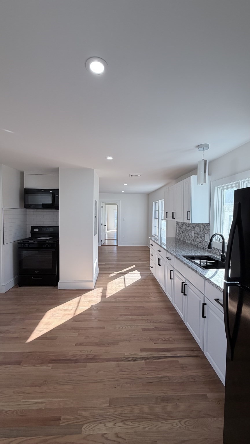 15 Varney, Lowell, MA 01854 - Image 21