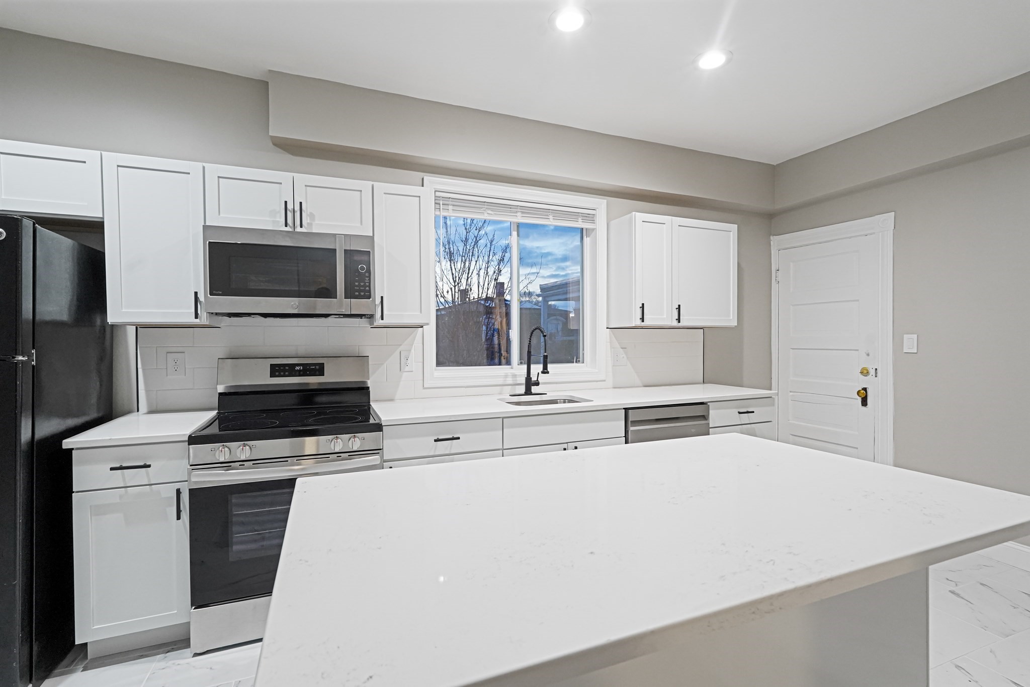 381 Adams St Unit 3, Dorchester, Boston, MA 02122