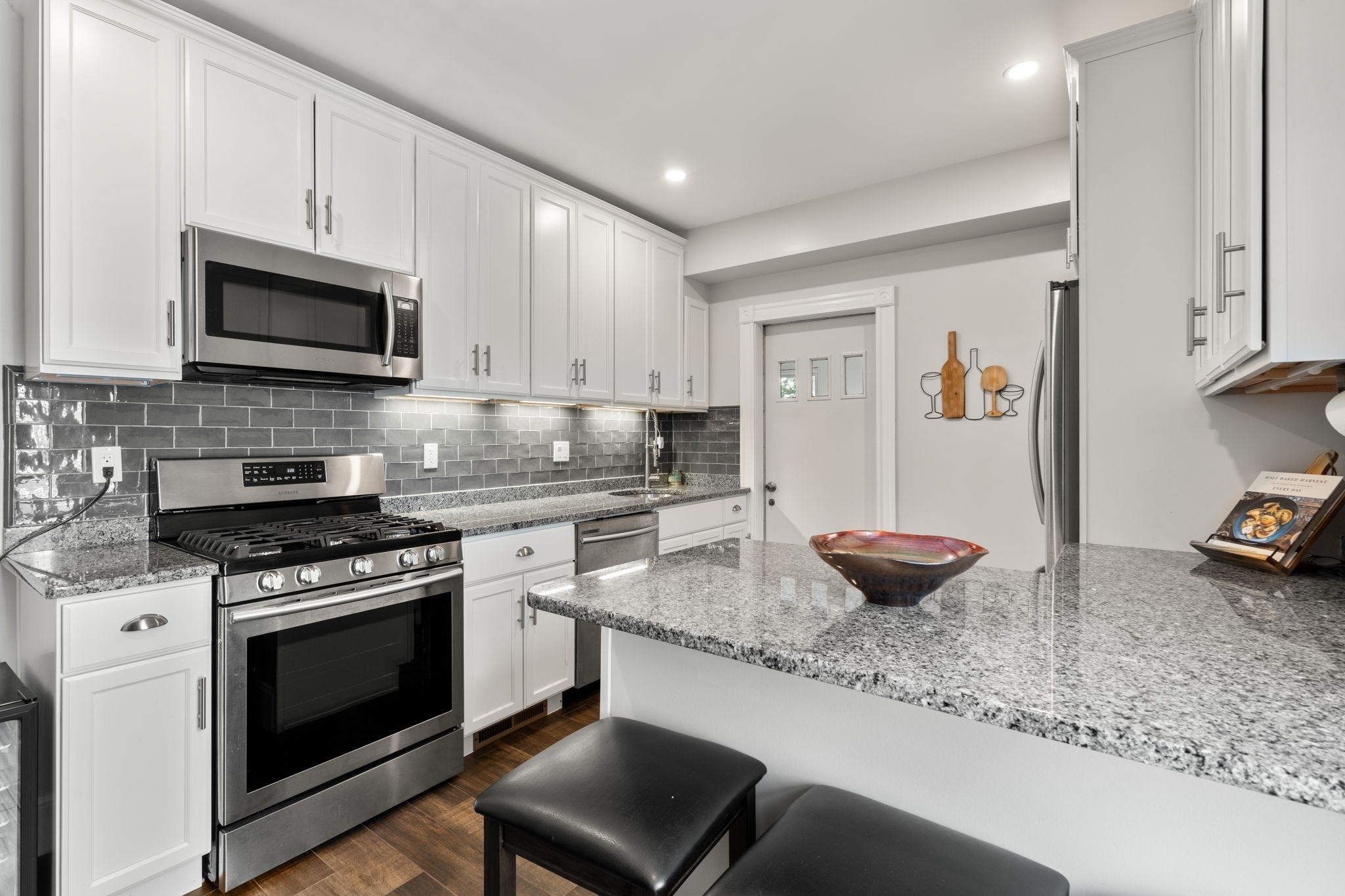 103 Belgrade Ave Unit 2, Roslindale, Boston, MA 02131 - Image 2