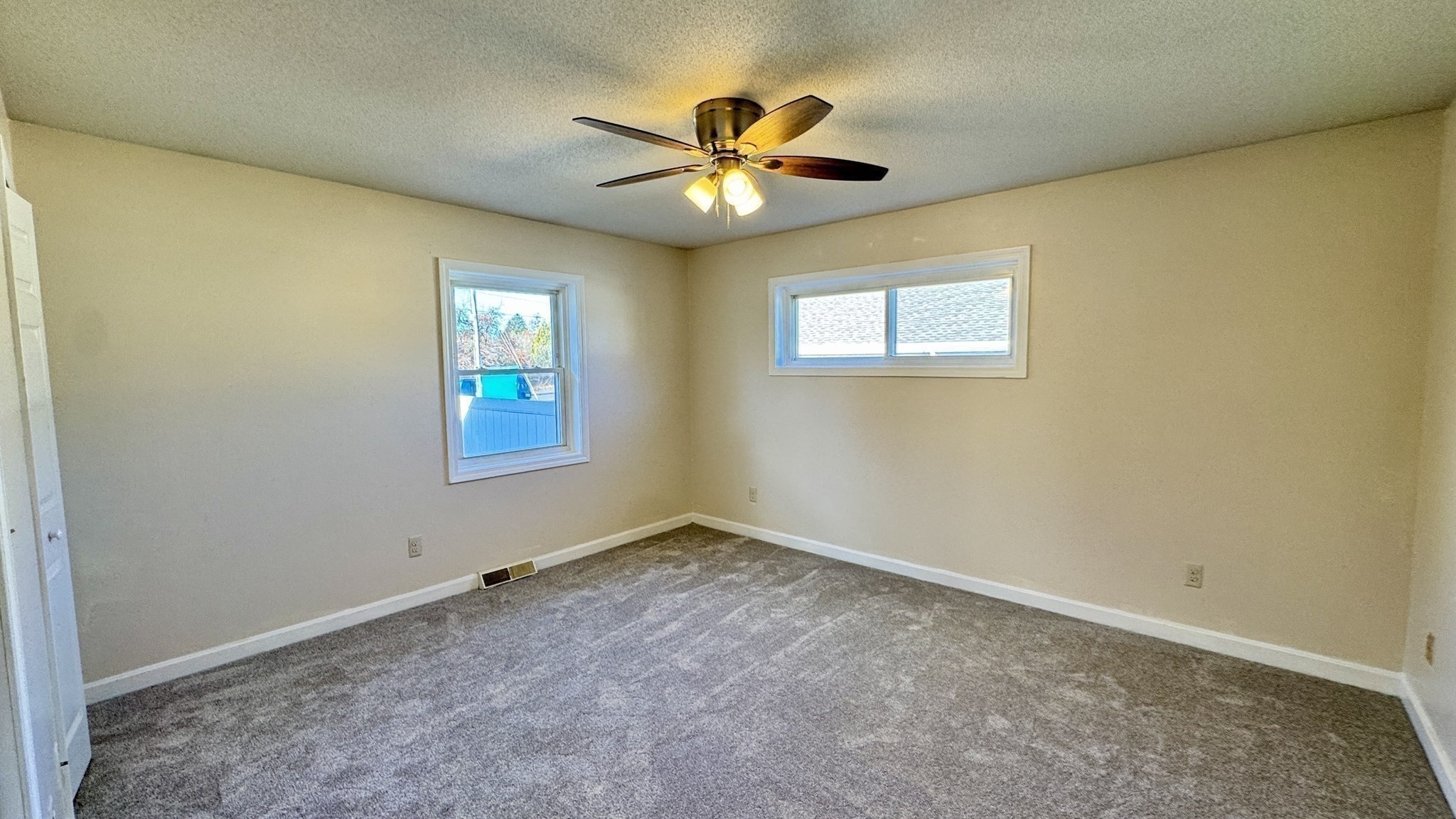 16 Collins St Unit 16, Chicopee, MA 01022 - Image 17