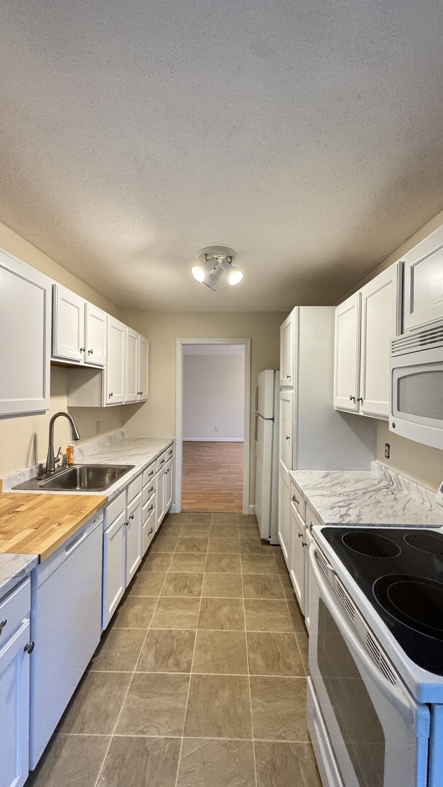 16 Collins St Unit 16, Chicopee, MA 01022 - Image 6