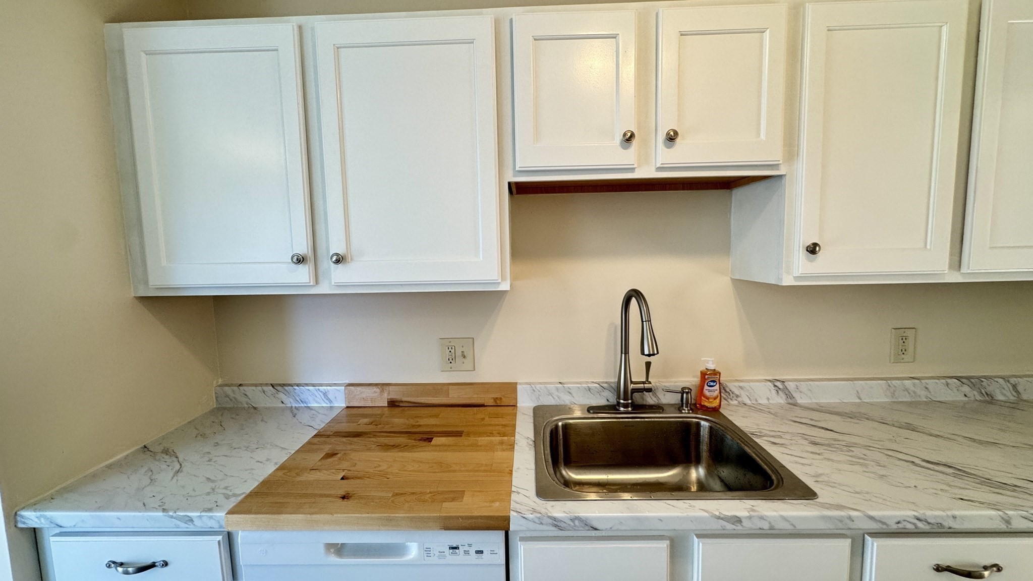 16 Collins St Unit 16, Chicopee, MA 01022 - Image 9