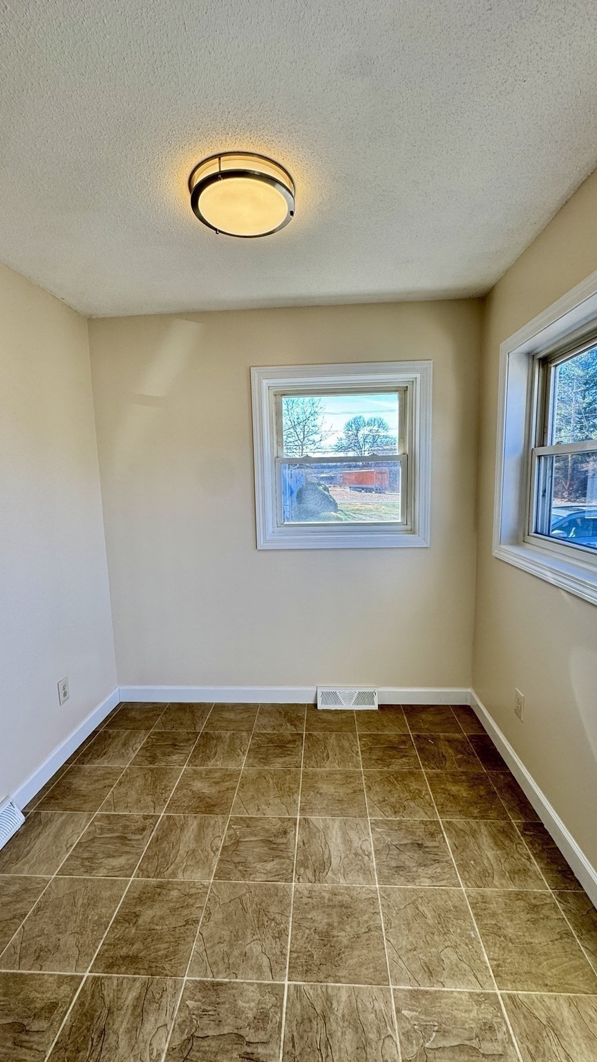 16 Collins St Unit 16, Chicopee, MA 01022 - Image 10