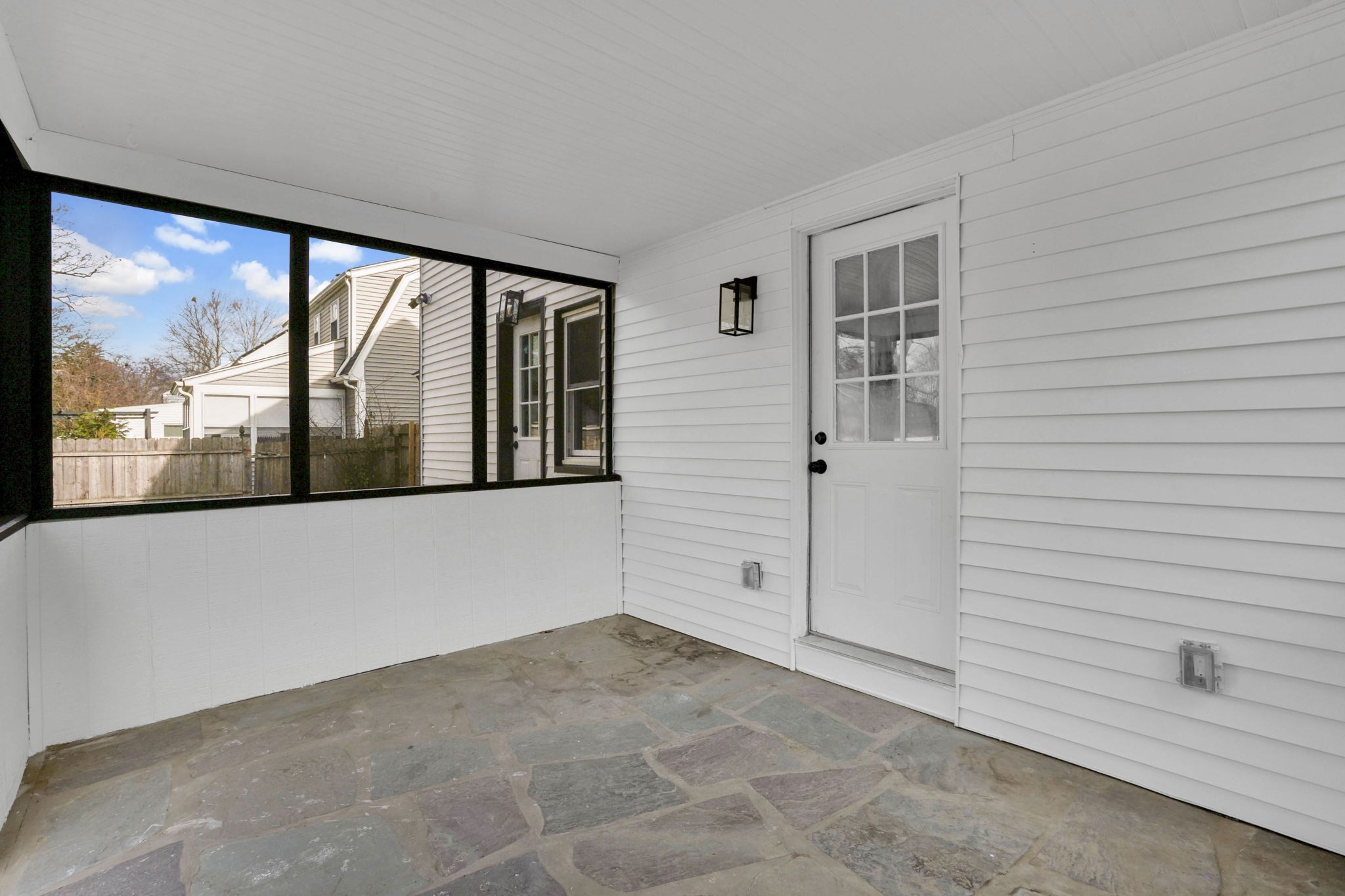 100 Abbott St, Springfield, MA 01118 - Image 8