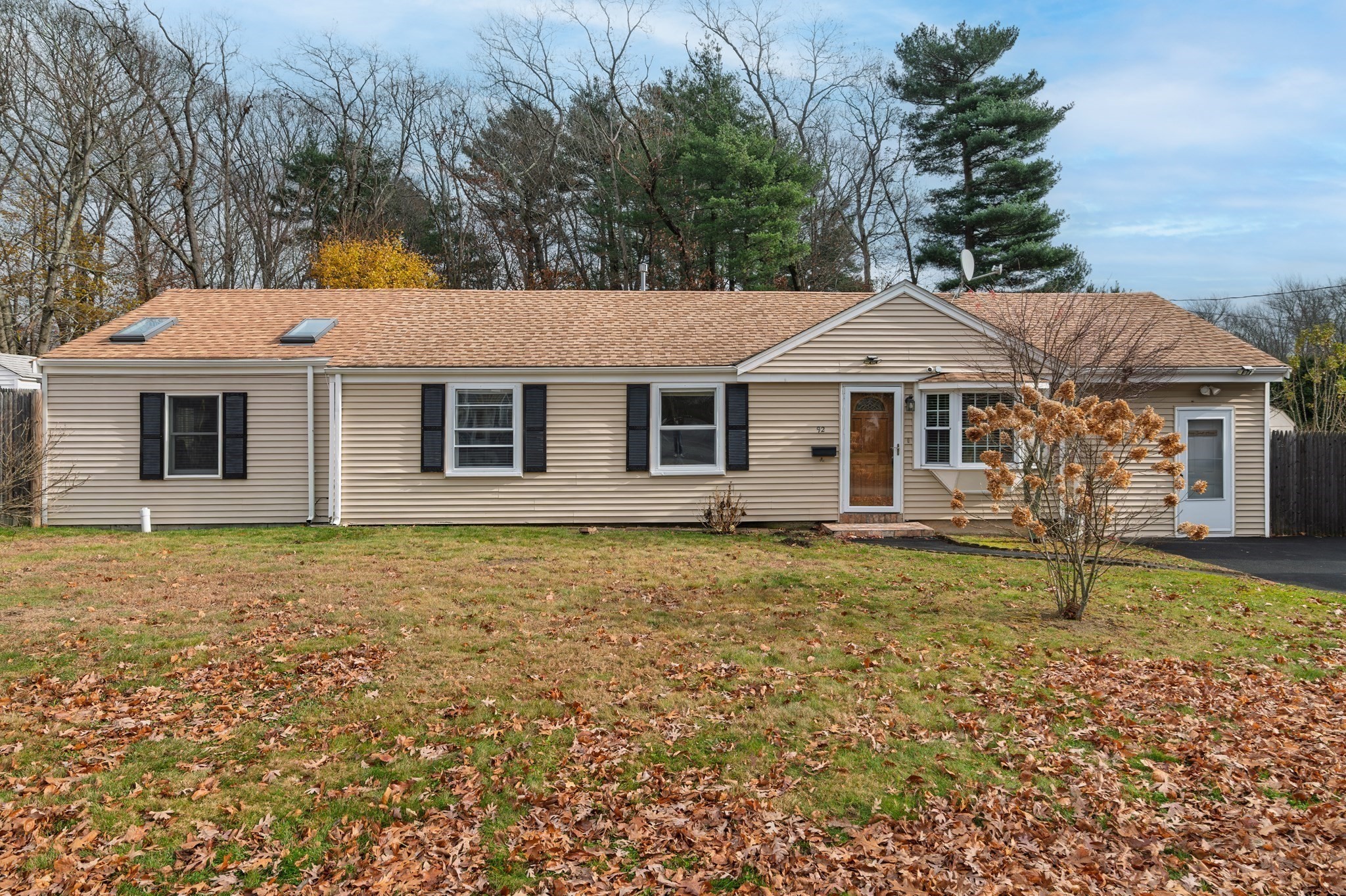 92 Mercury St, Weymouth, MA 02188