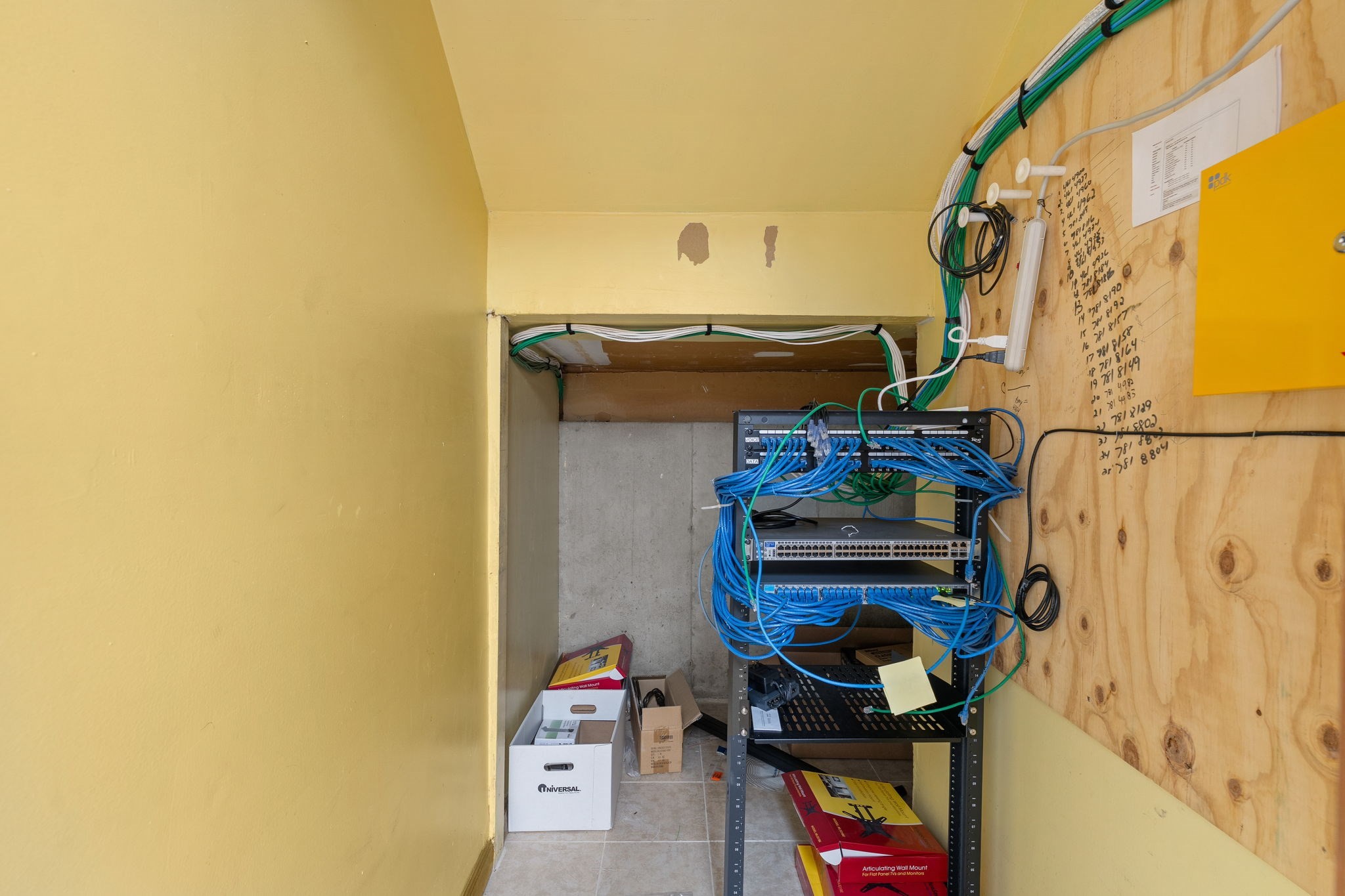 150 Burnside St, Cranston, RI 02910 - Image 37