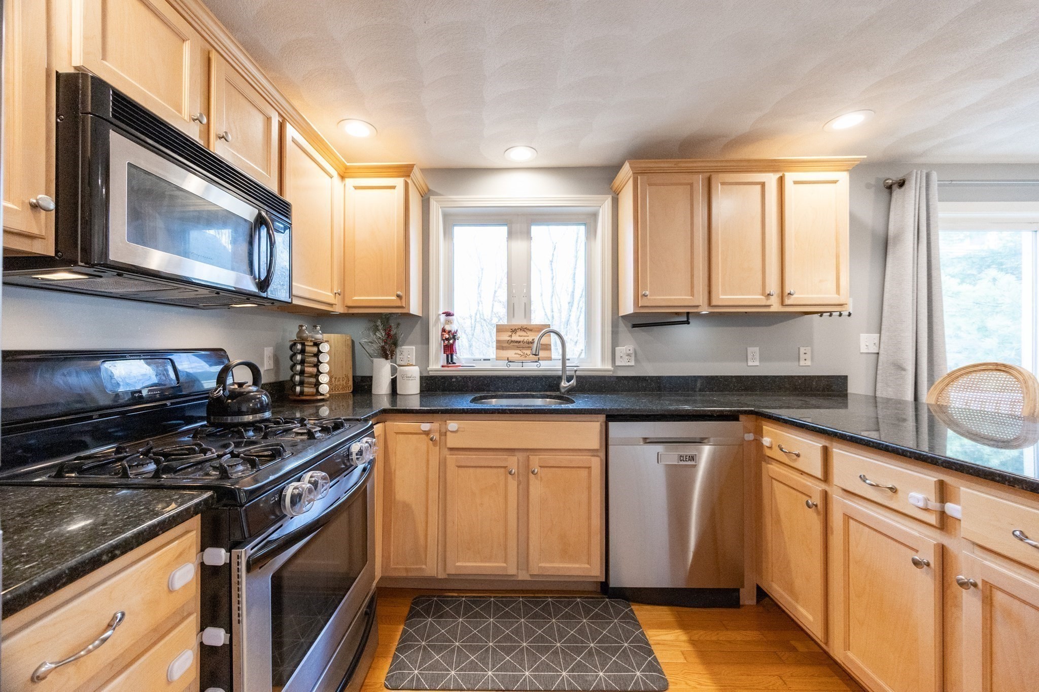 11 Endicott Unit 3, Peabody, MA 01960 - Image 10