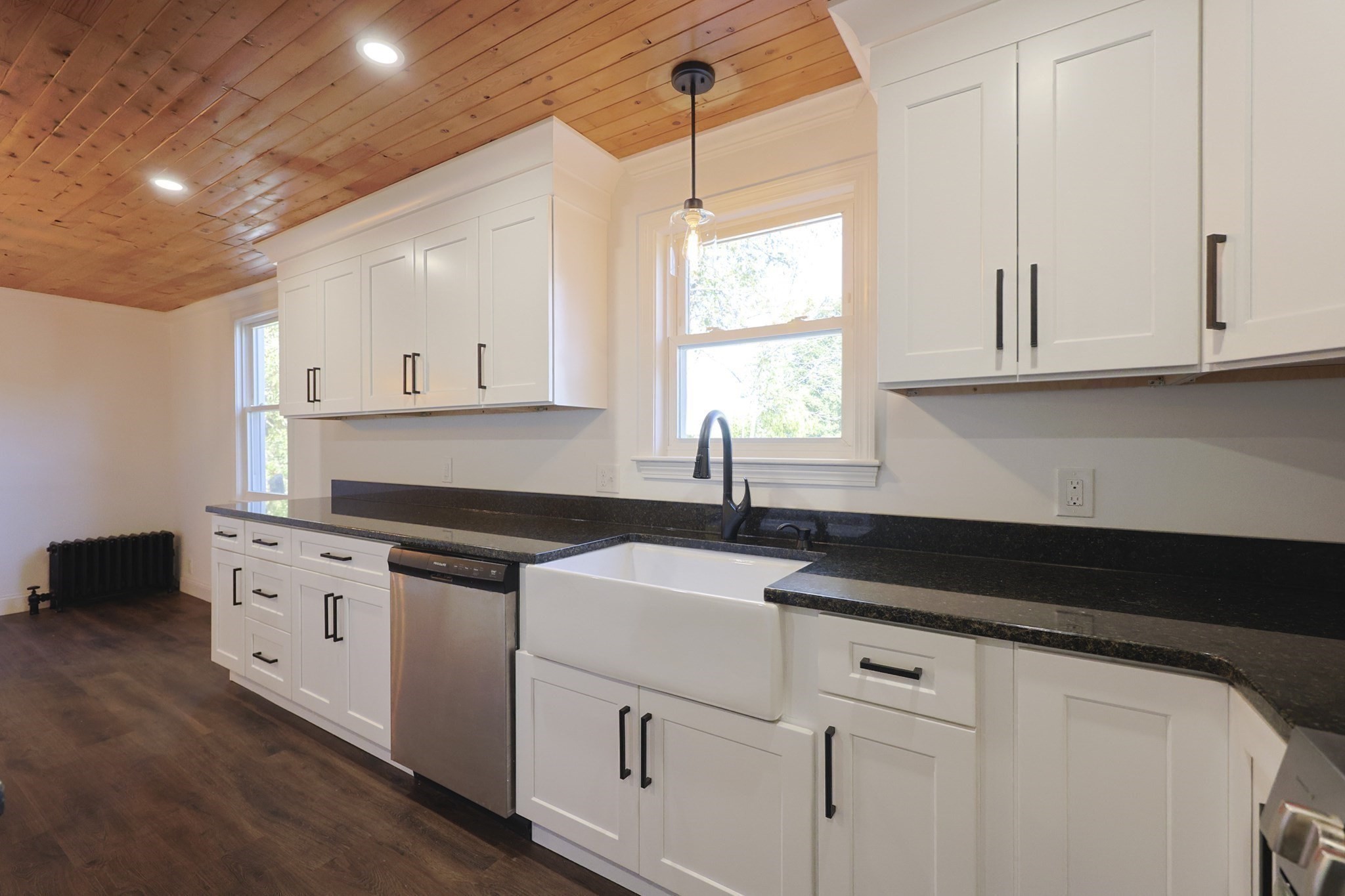 21 Irving St, Bellingham, MA 02019 - Image 11