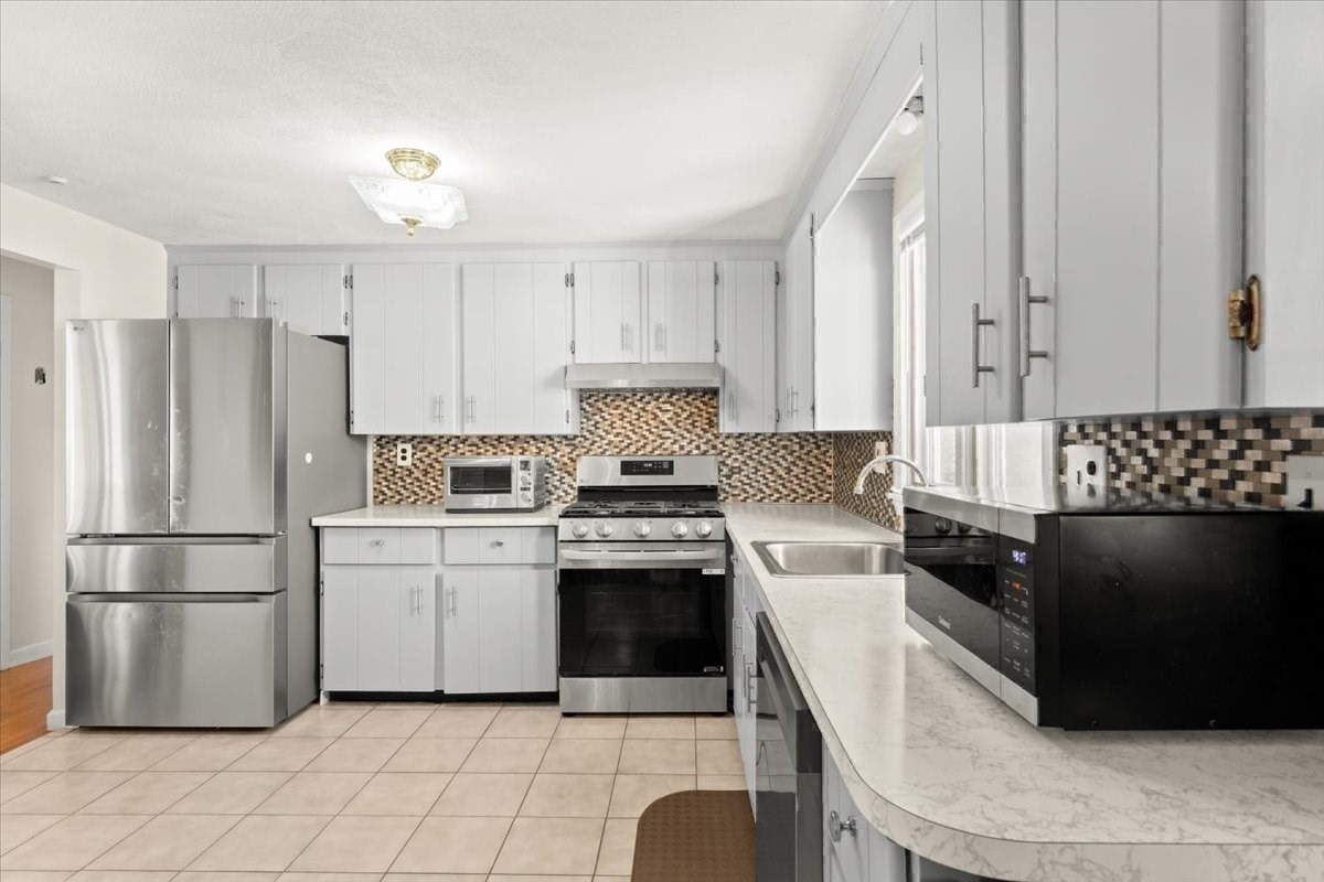 30 Hemlock Ter, Randolph, MA 02368 - Image 7