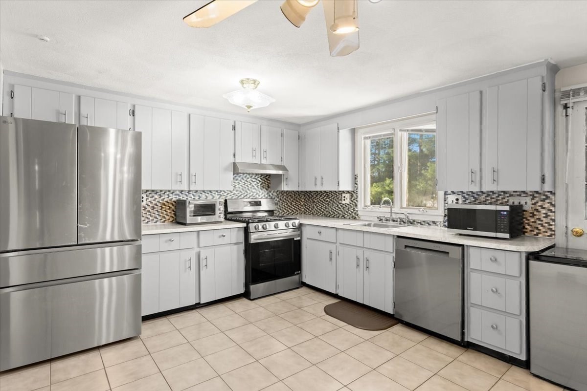 30 Hemlock Ter, Randolph, MA 02368 - Image 9
