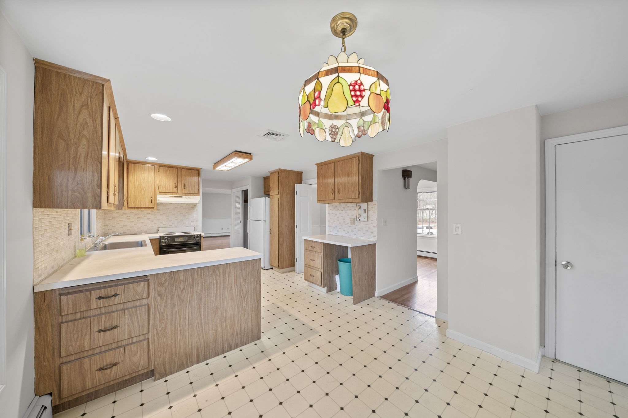 7 Surrey Ln, Canton, MA 02021 - Image 4