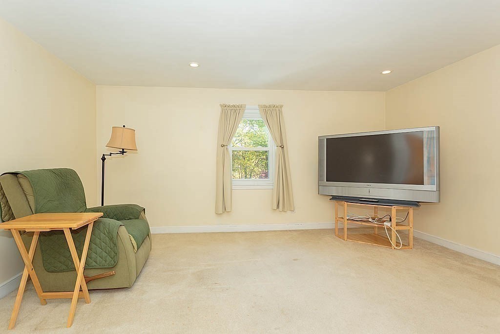 28 Sprague Ave, Chelmsford, MA 01824 - Image 20