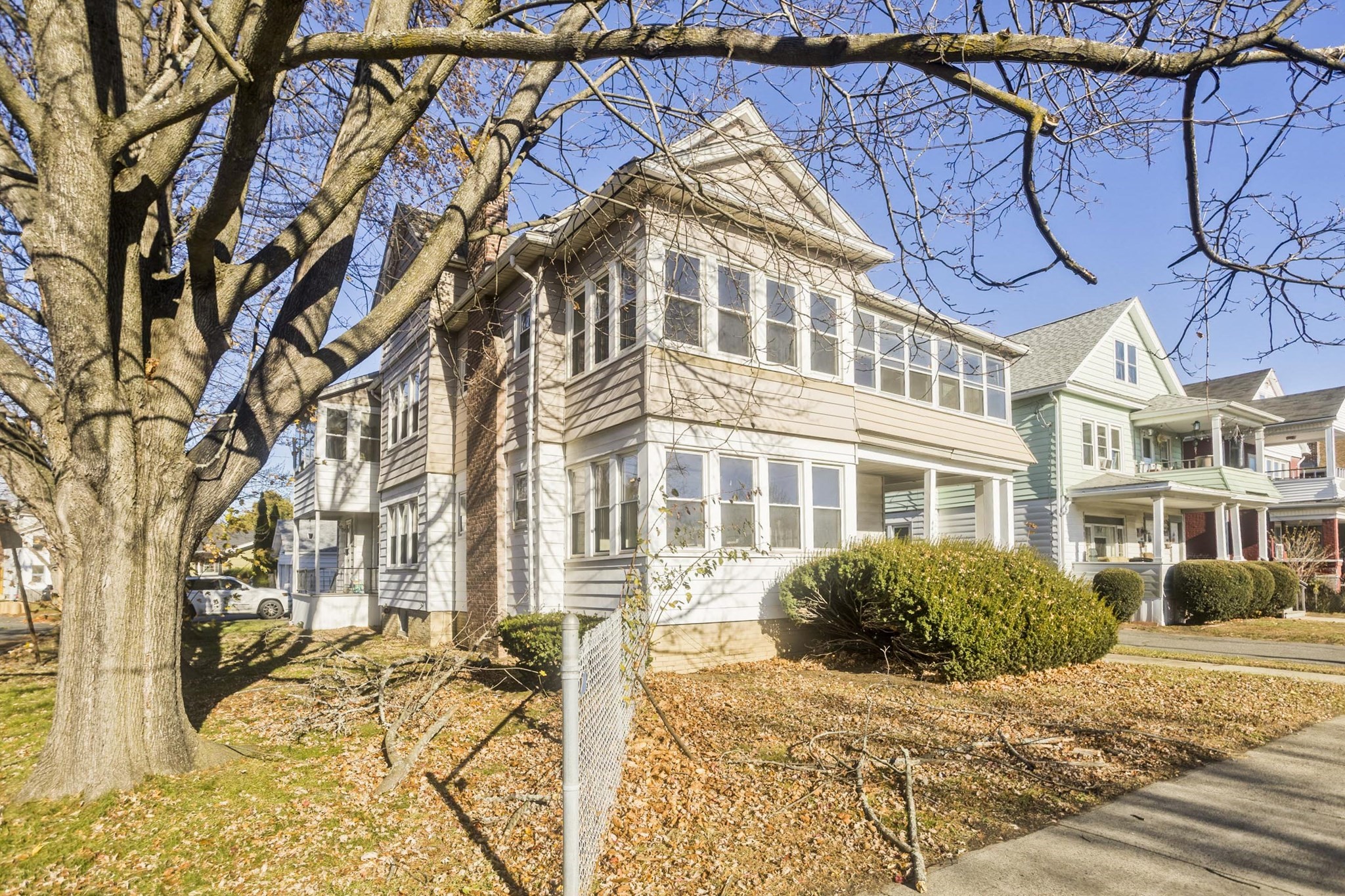 443 Beech St, Holyoke, MA 01040