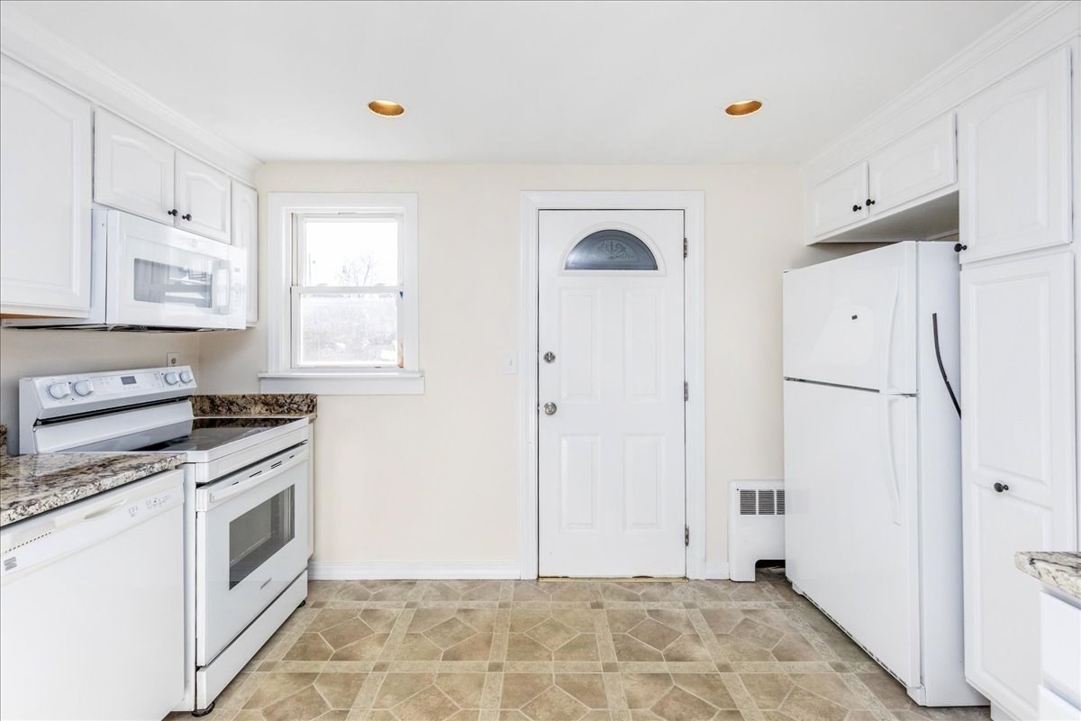 8 Pine St Unit 1, Peabody, MA 01960 - Image 6