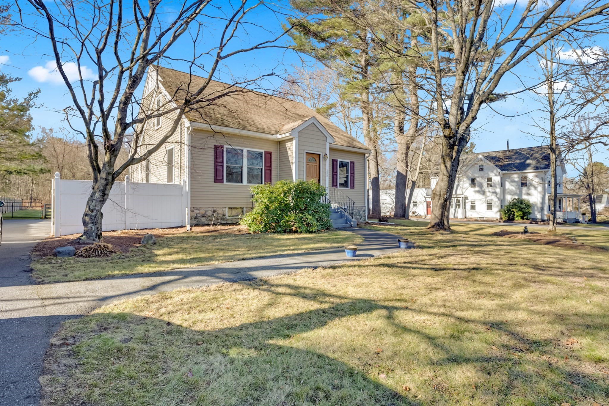 1572 Bridge St, Dracut, MA 01826 - Image 4