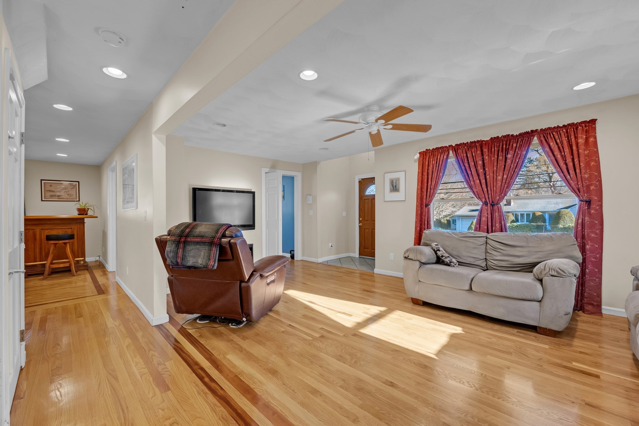 1572 Bridge St, Dracut, MA 01826 - Image 5