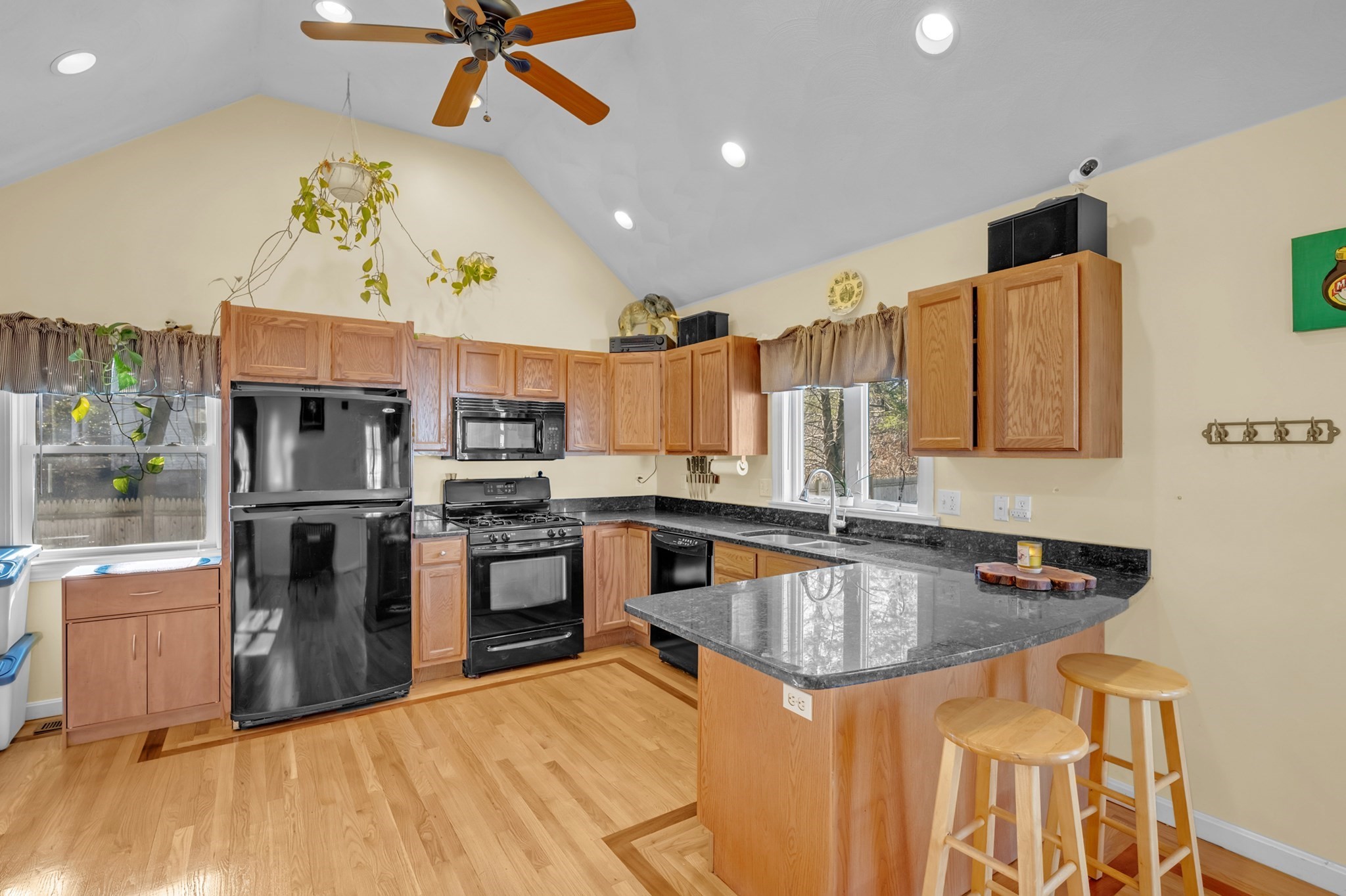1572 Bridge St, Dracut, MA 01826 - Image 9