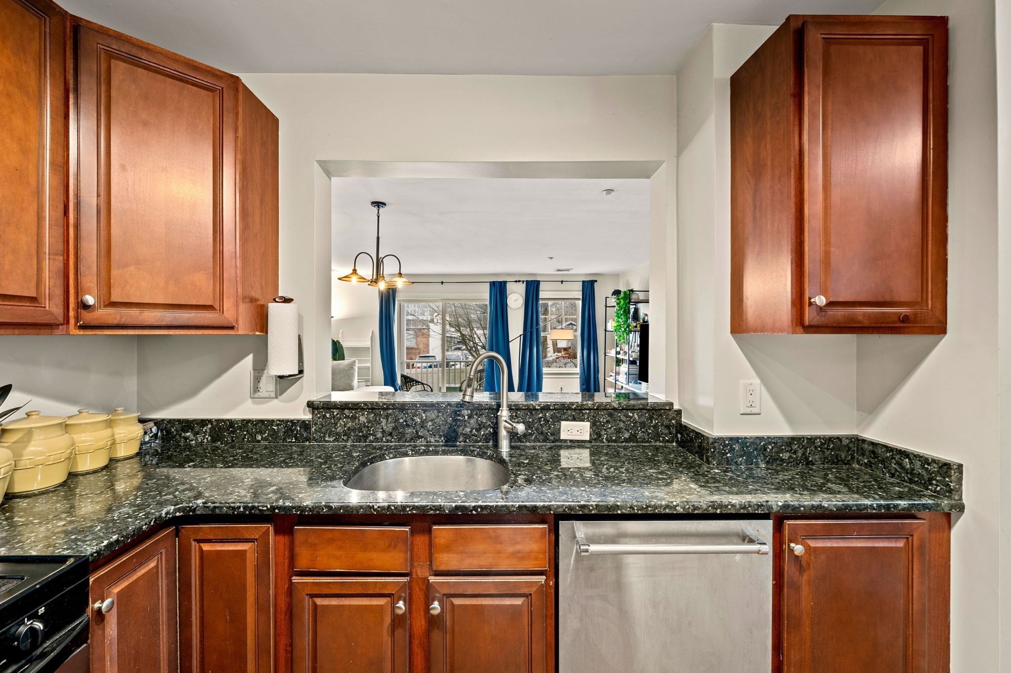 11 Cheriton Rd Unit 102, West Roxbury, Boston, MA 02132 - Image 10