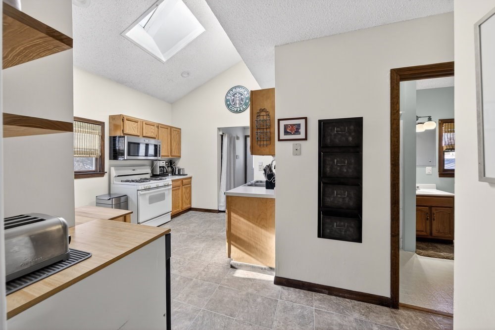 5 Marion St, South Hadley, MA 01075 - Image 8