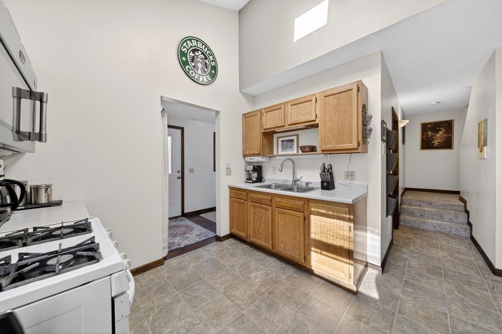 5 Marion St, South Hadley, MA 01075 - Image 9