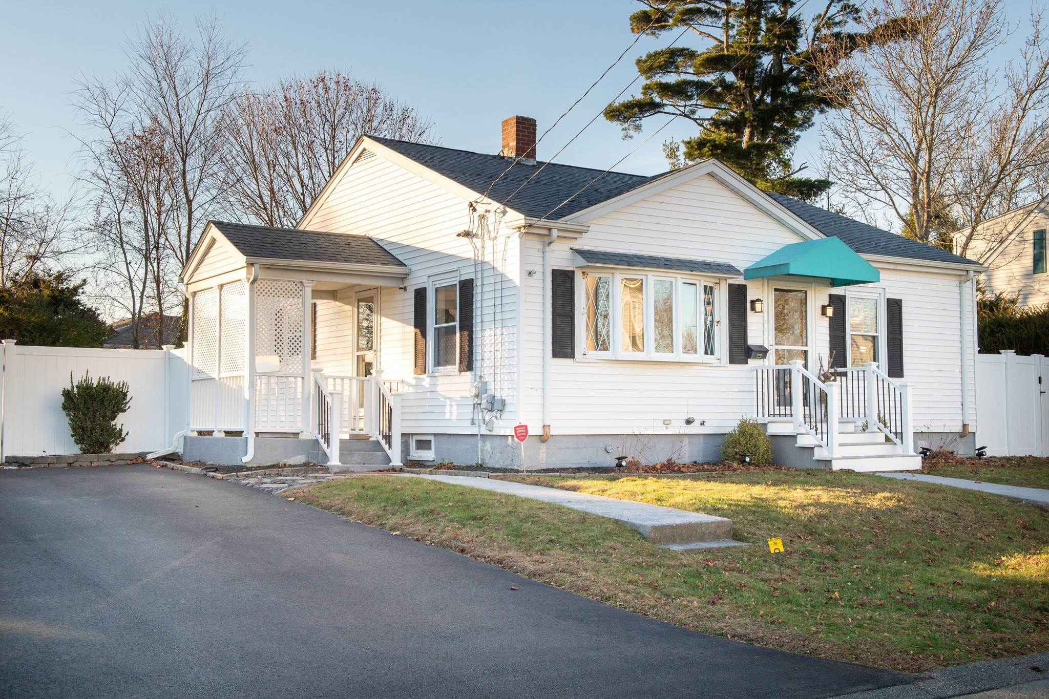 395 Hawes St, New Bedford, MA 02745