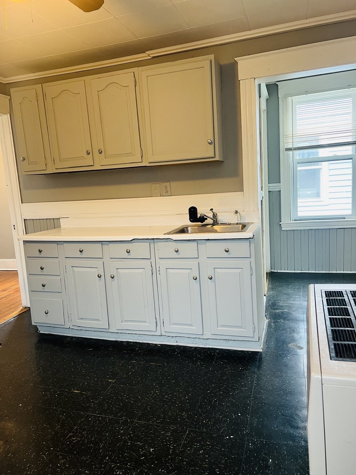 6 Longwood Dr, Methuen, MA 01844 - Image 2