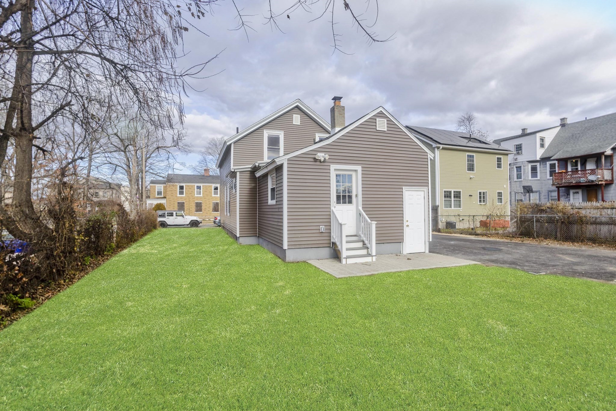 19 Quincy St, Springfield, MA 01109 - Image 4