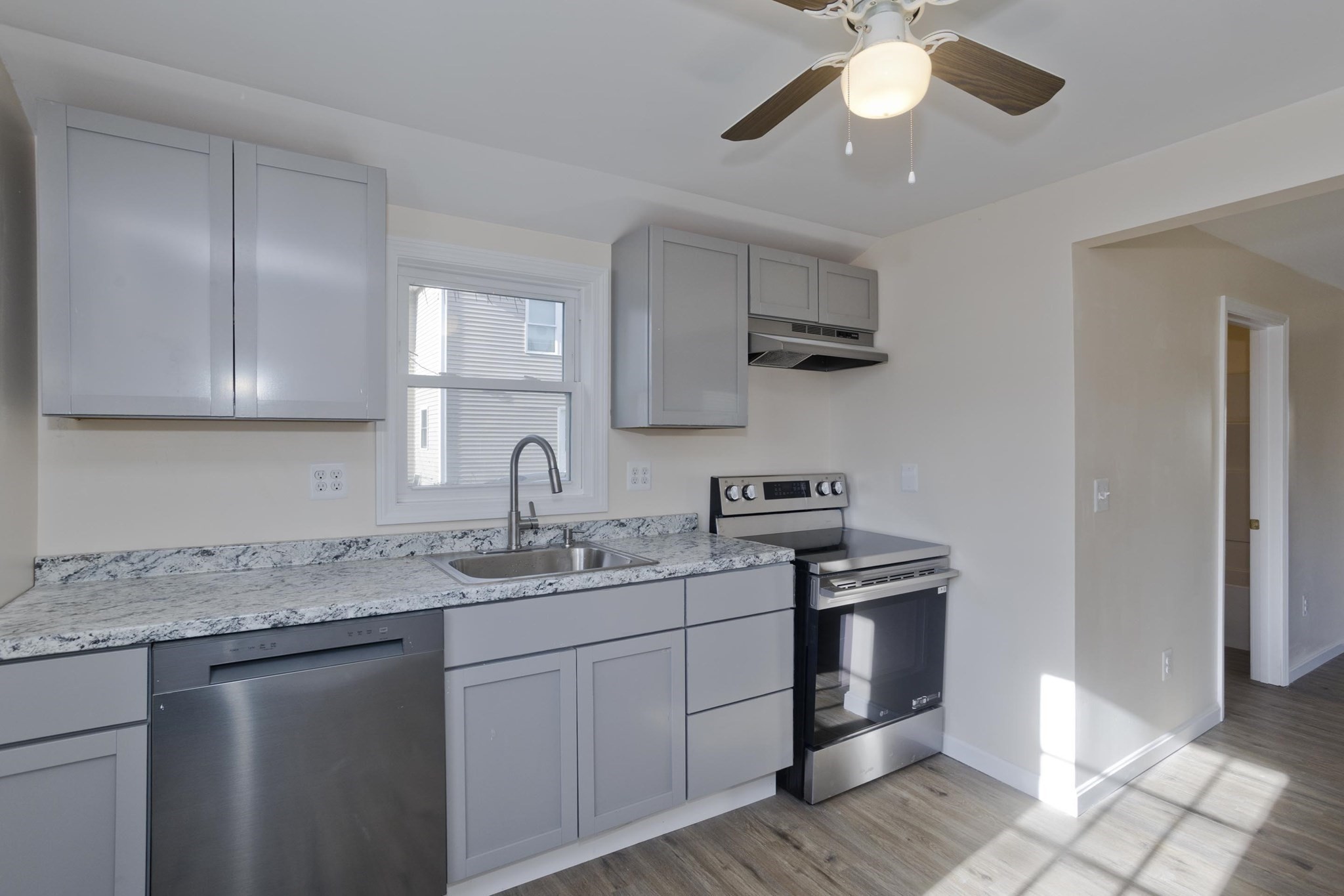 19 Quincy St, Springfield, MA 01109 - Image 6