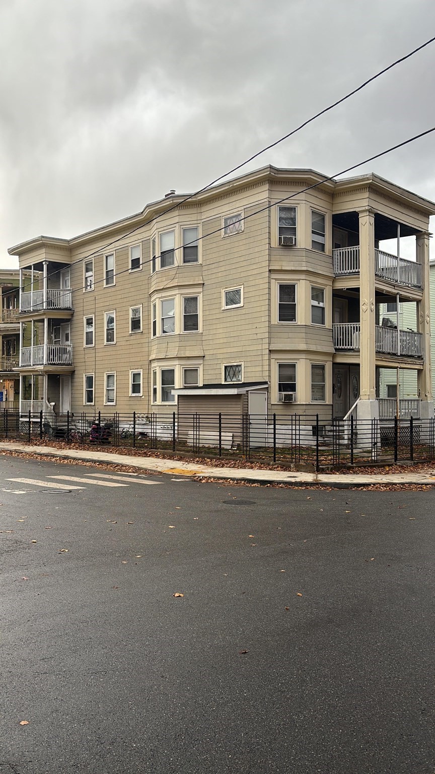 77 Shawsheen Rd, Lawrence, MA 01843