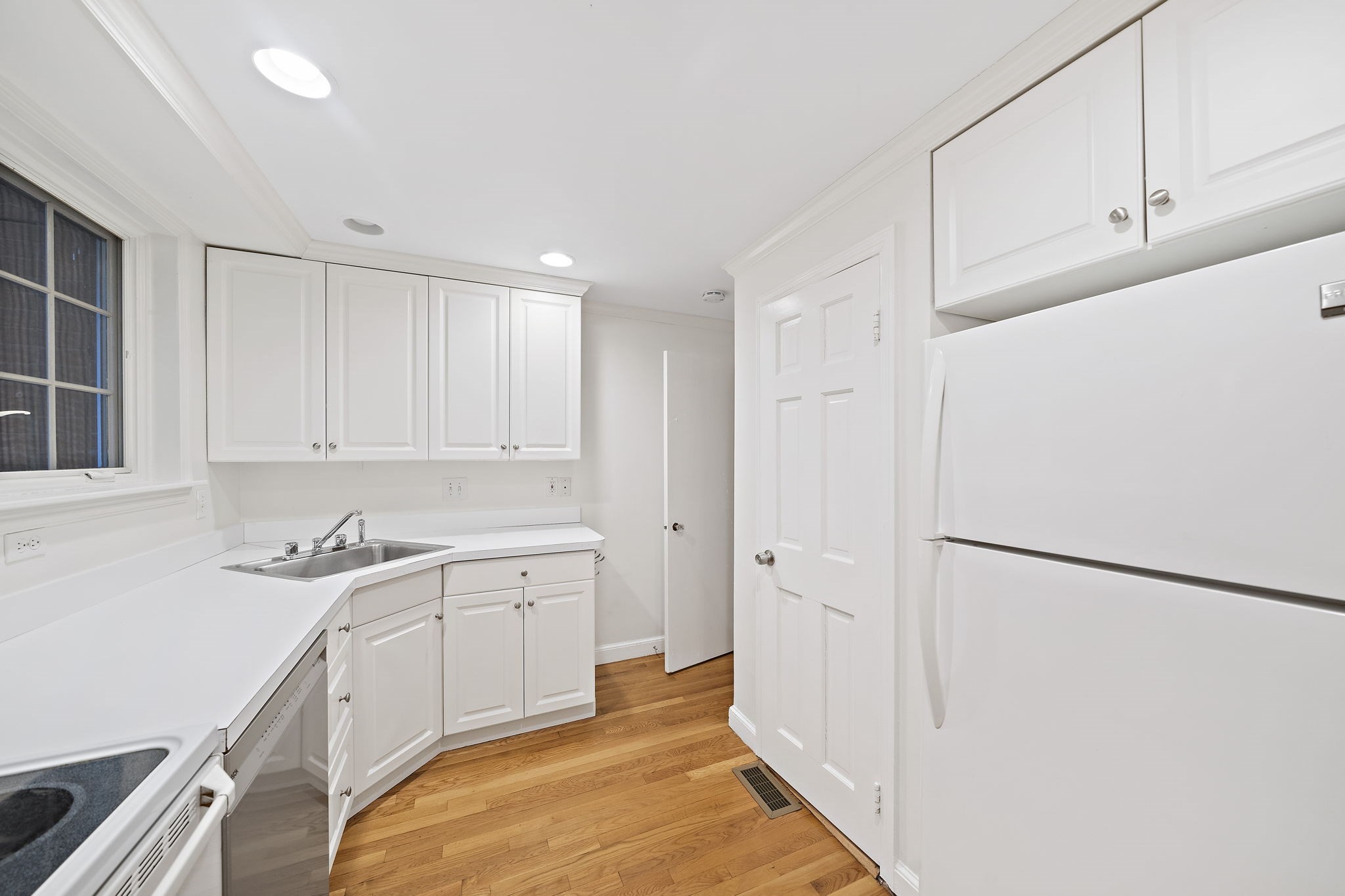 63 Linden Street Unit 1, Wellesley, MA 02482 - Image 9
