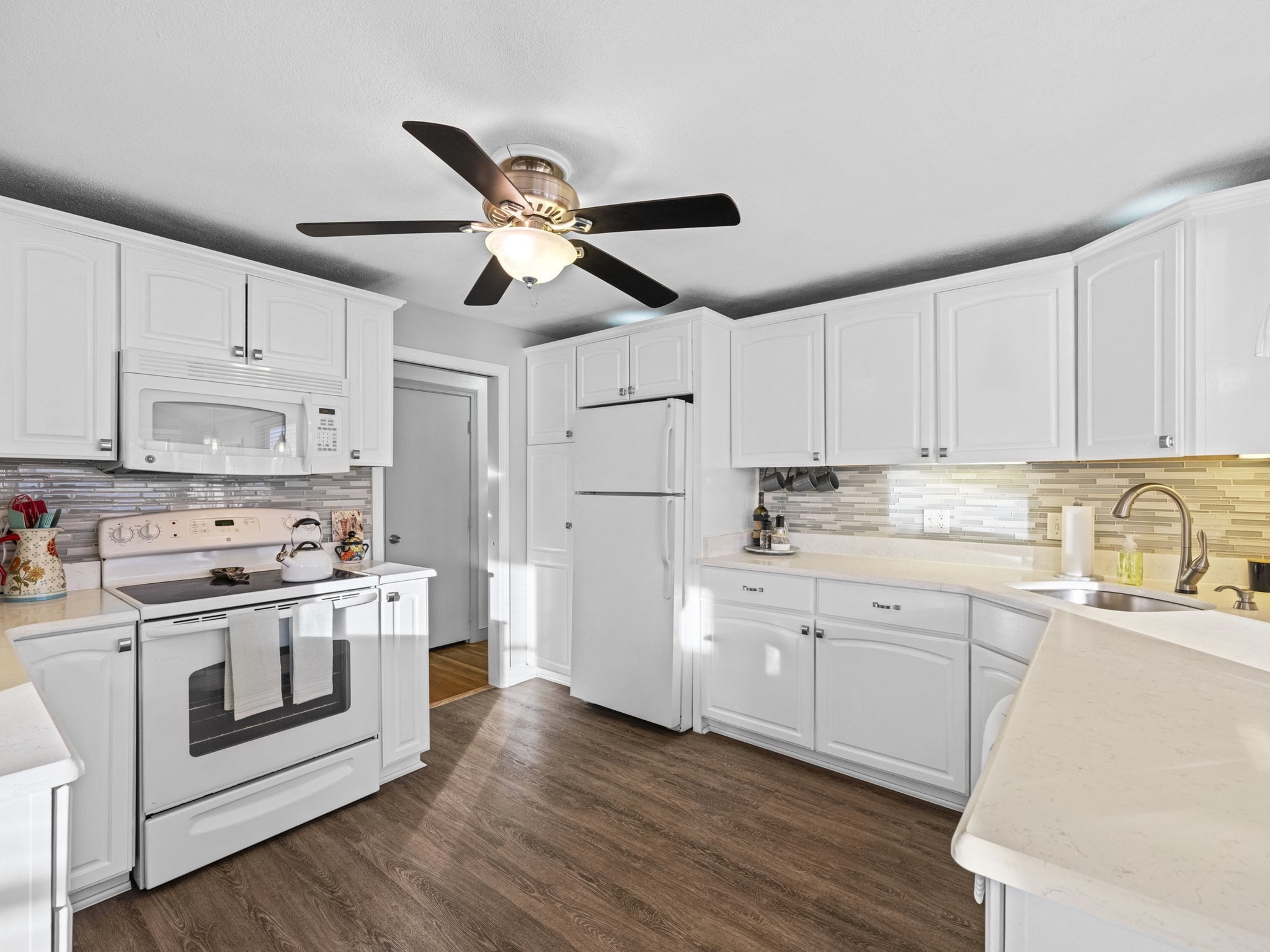 1 Mansfield Dr, Wakefield, MA 01880 - Image 8