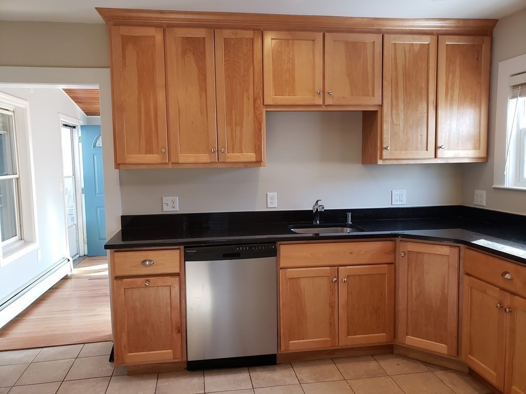 111 Howe St, Marlborough, MA 01752 - Image 4