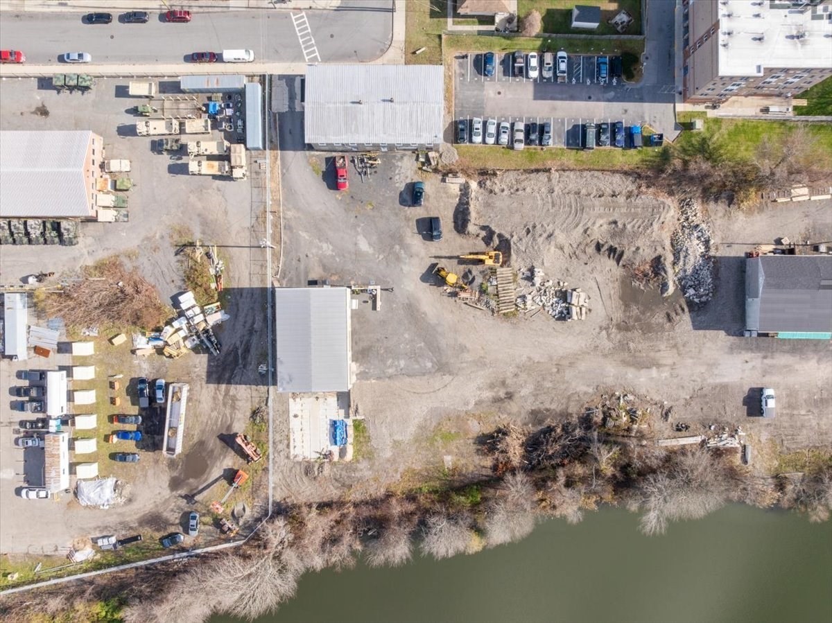 593 Montaup St, Fall River, MA 02724 - Image 35