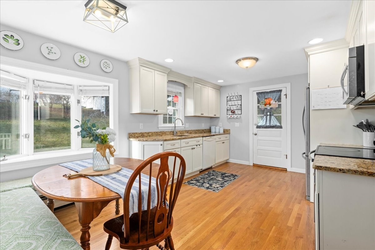 22 Lesley Ave, Auburn, MA 01501 - Image 6