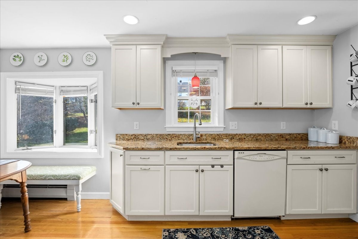 22 Lesley Ave, Auburn, MA 01501 - Image 8