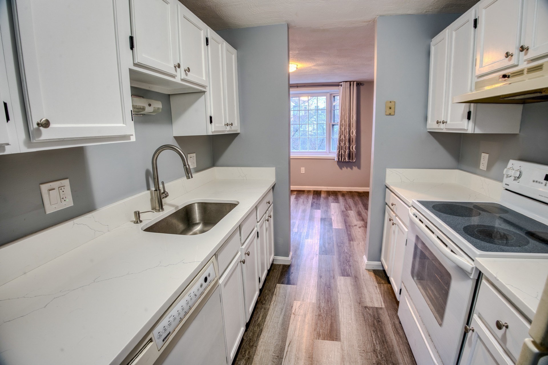 43 Patrick Road Unit 43, Tewksbury, MA 01876 - Image 8