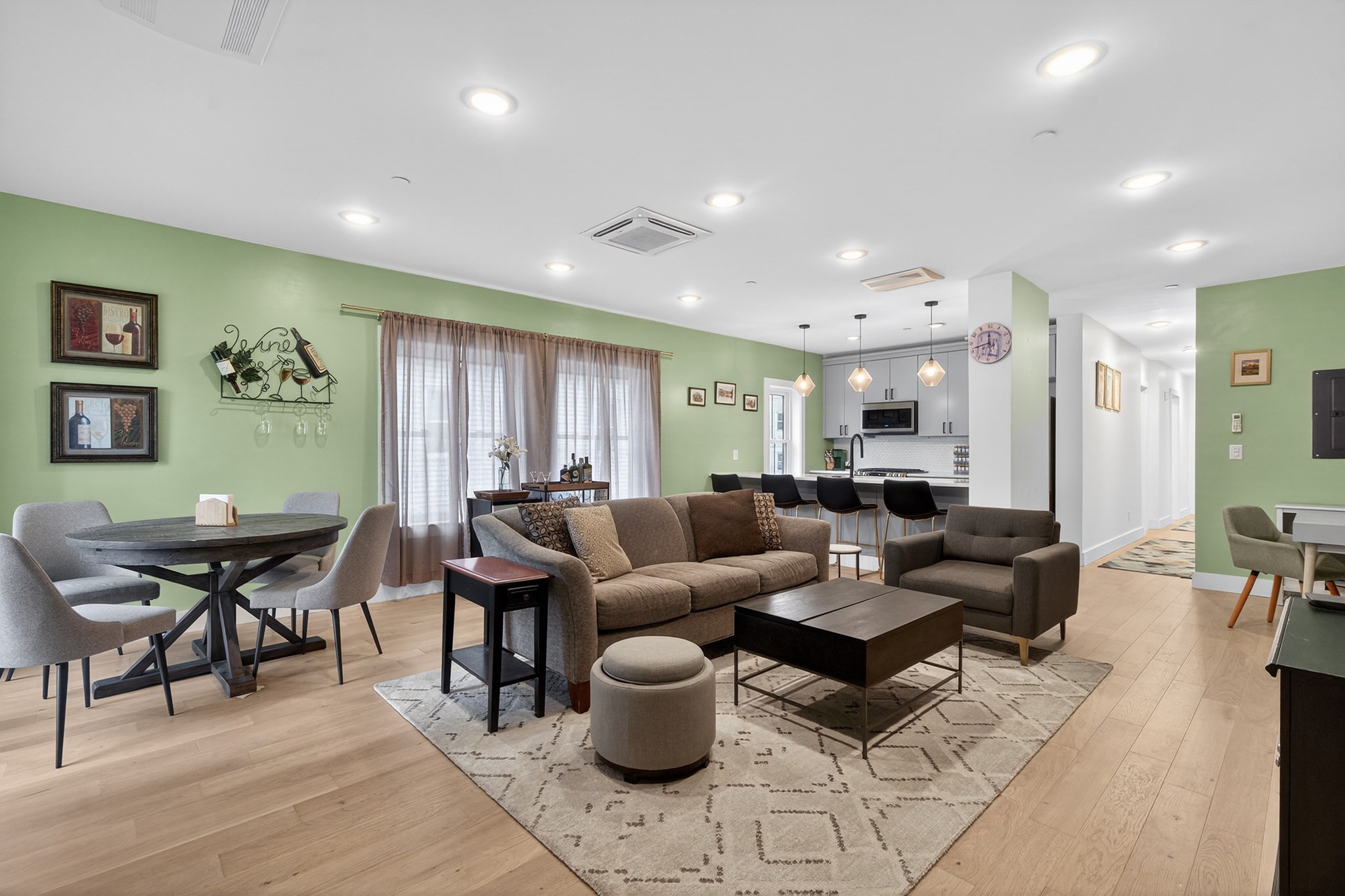 208 Spencer Ave Unit 4, Chelsea, MA 02150