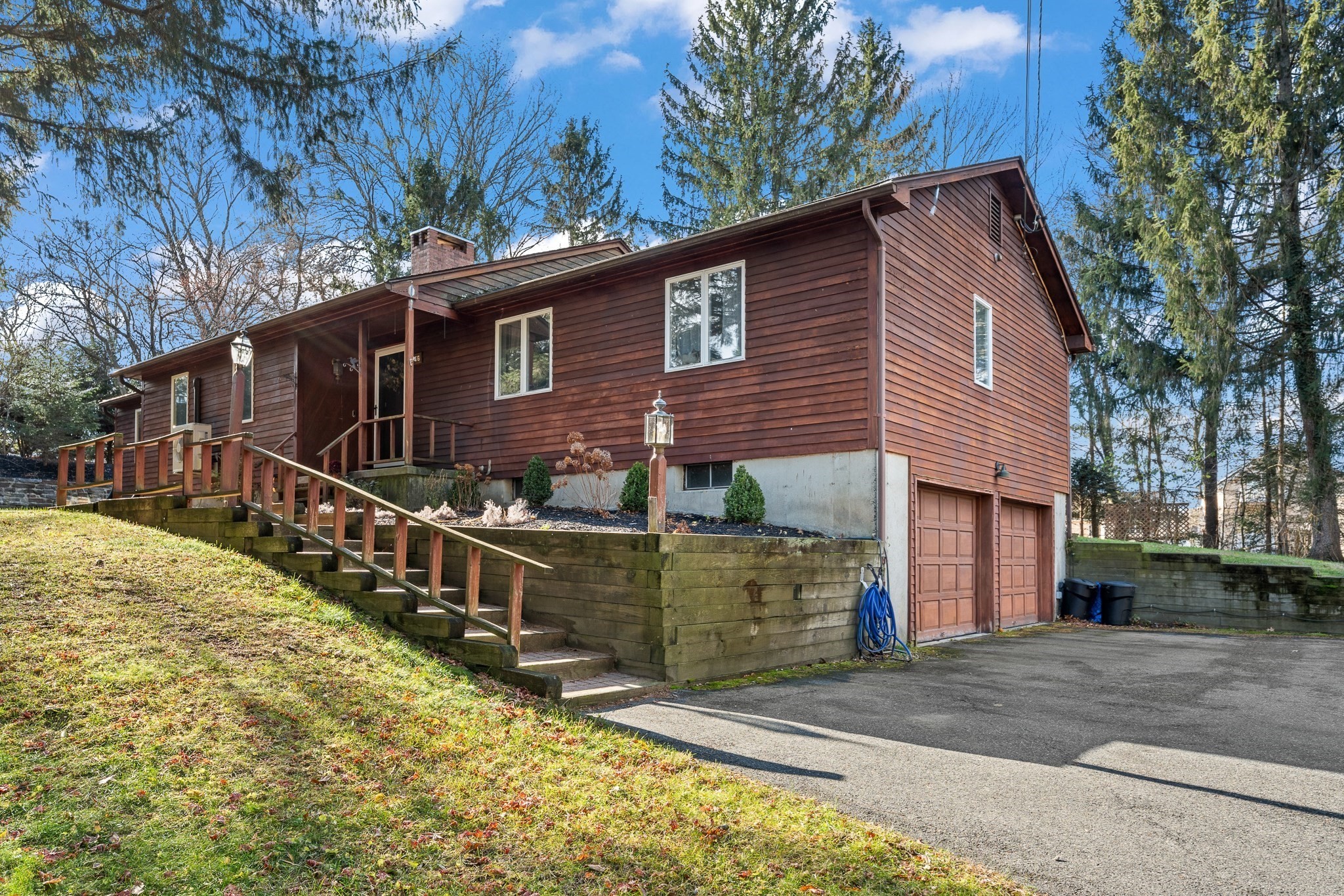 66 Smith Ave, East Longmeadow, MA 01028