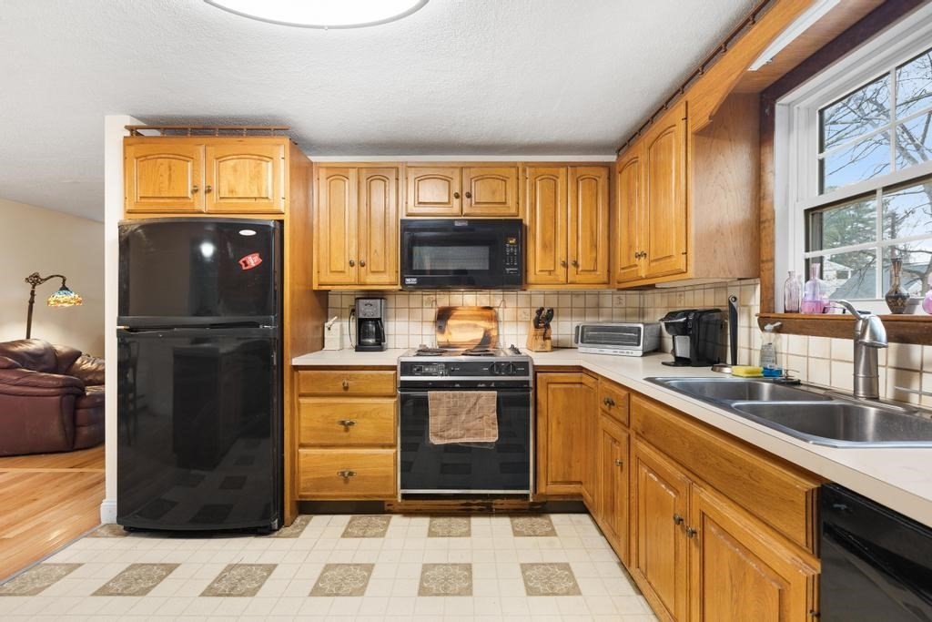 95 Bellflower Rd, Billerica, MA 01821 - Image 5