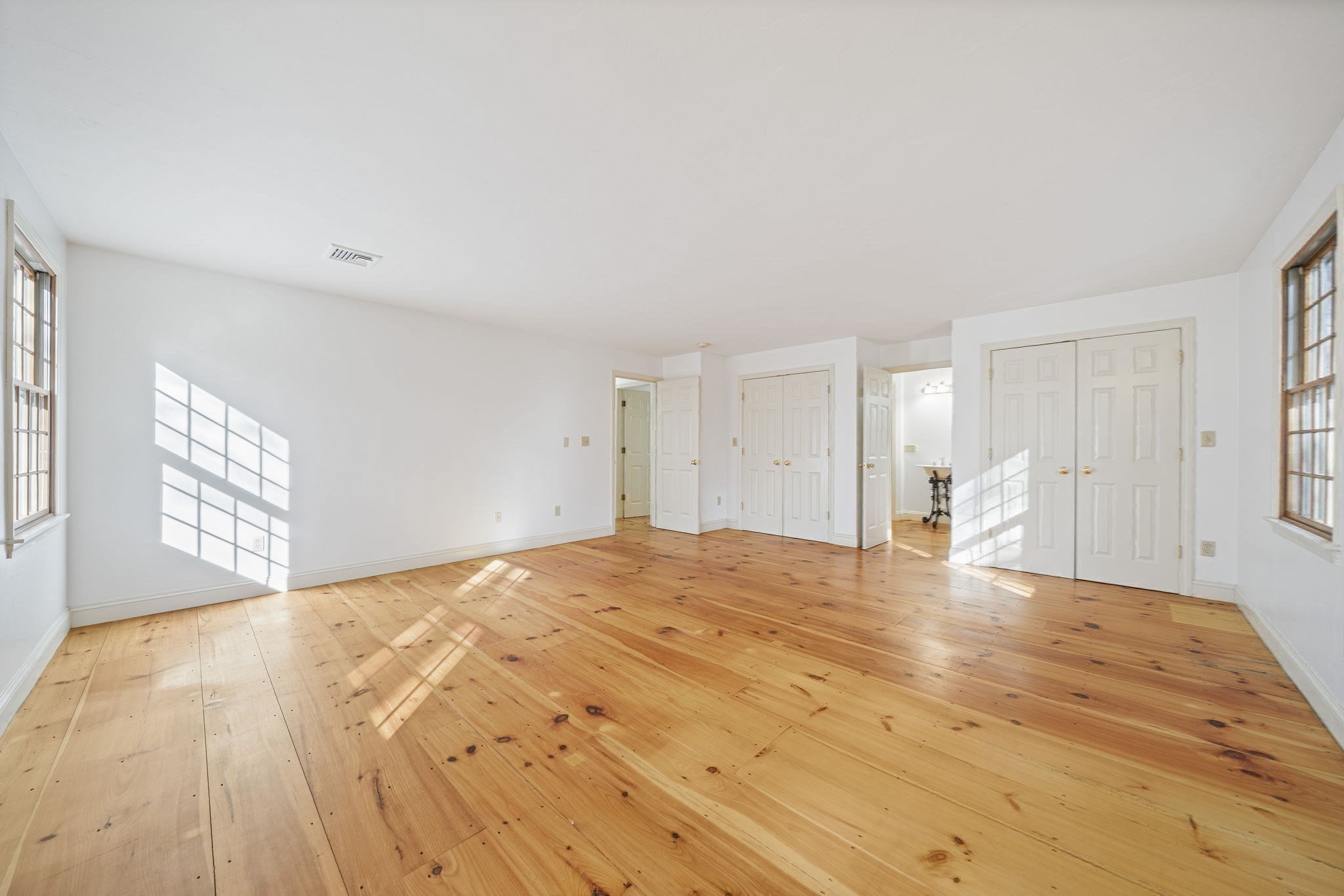 107 Henry St, Uxbridge, MA 01569 - Image 20