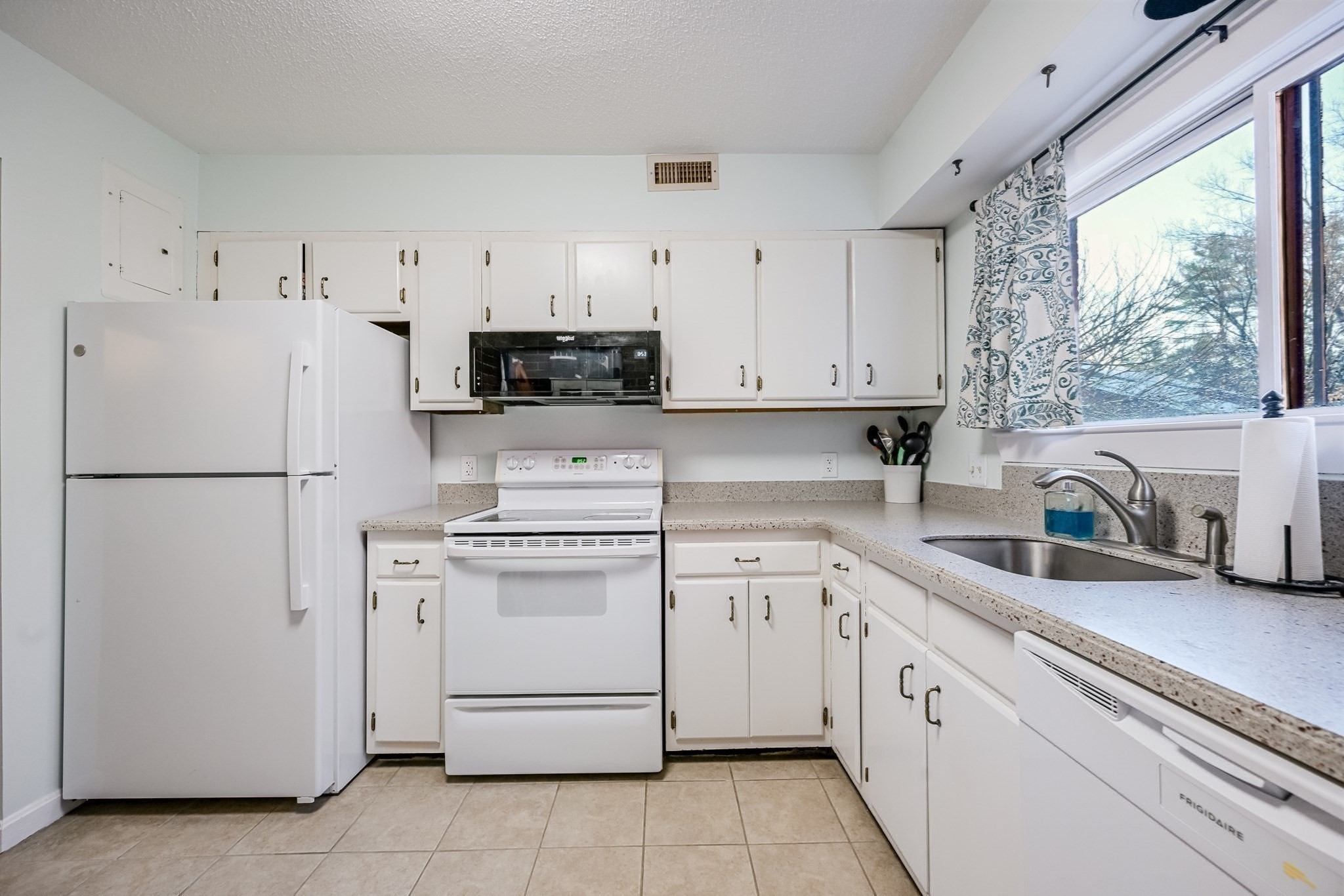 31 Highwood Dr Unit 31, Franklin, MA 02038 - Image 7