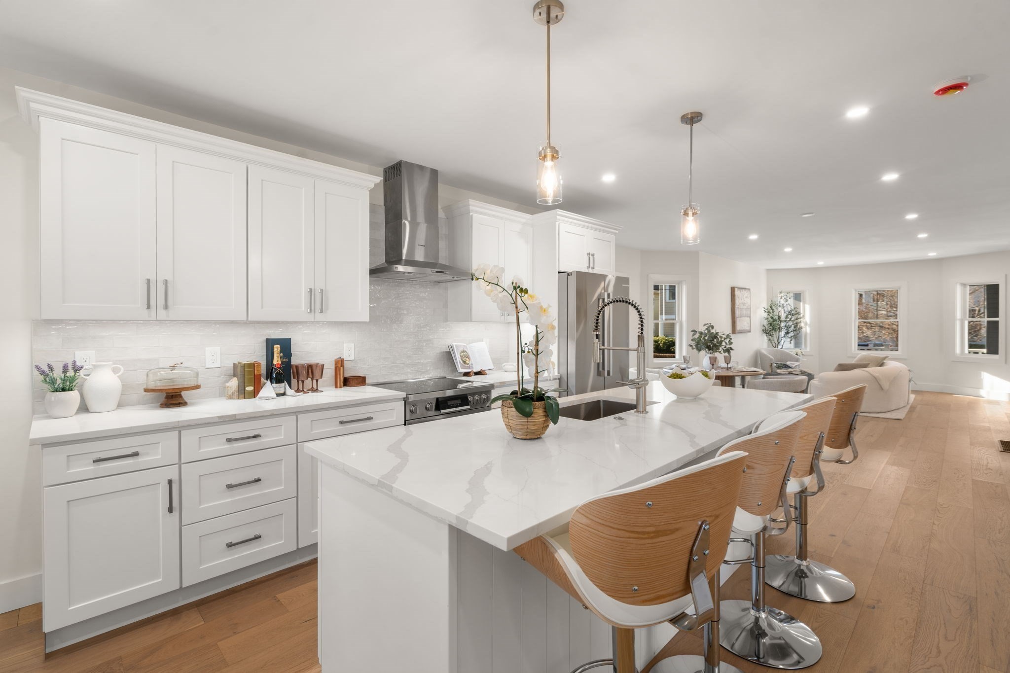 25 Francis St Unit 1, Watertown, MA 02472