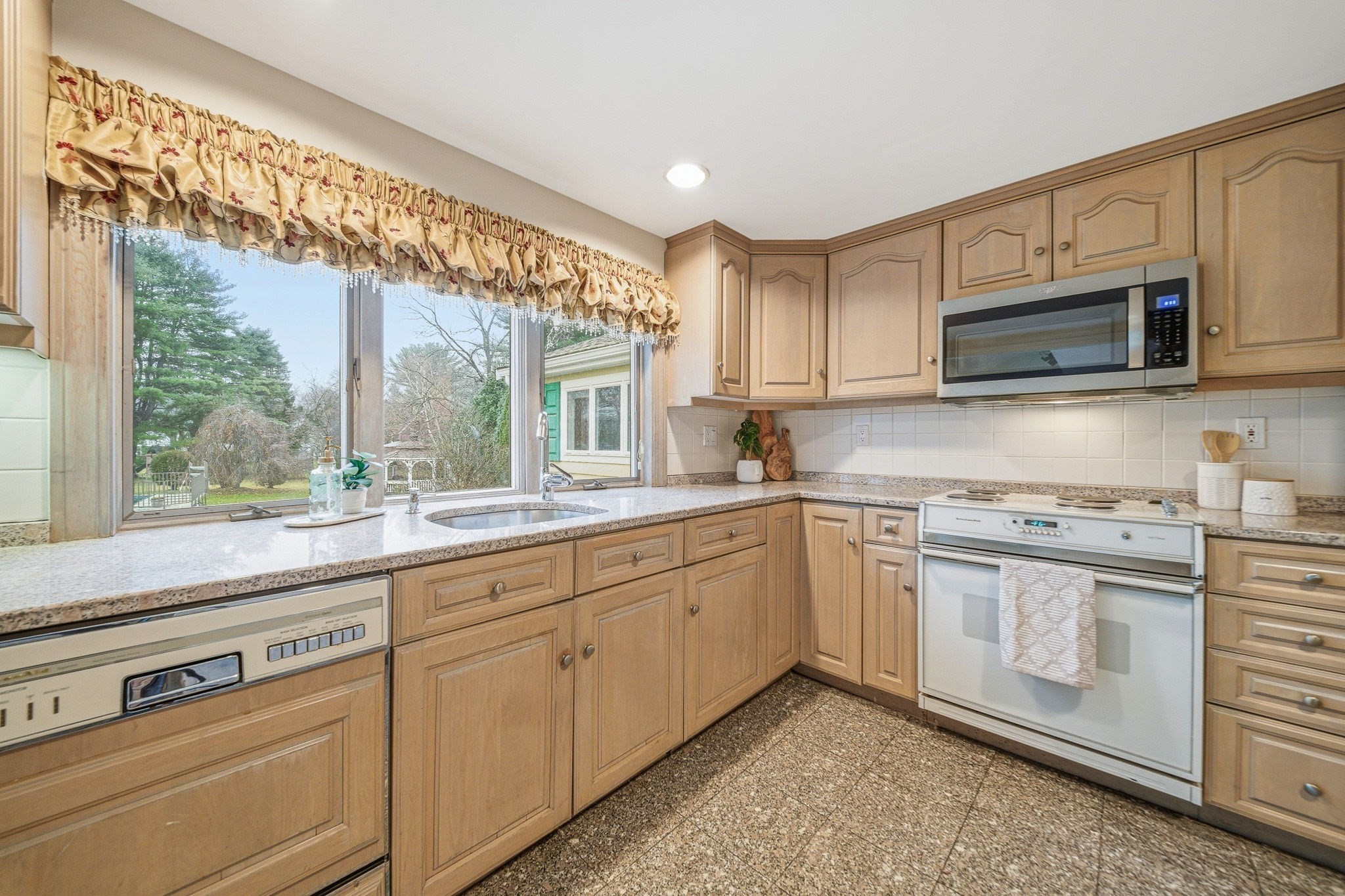 2 Witham Street, Lynnfield, MA 01940 - Image 12