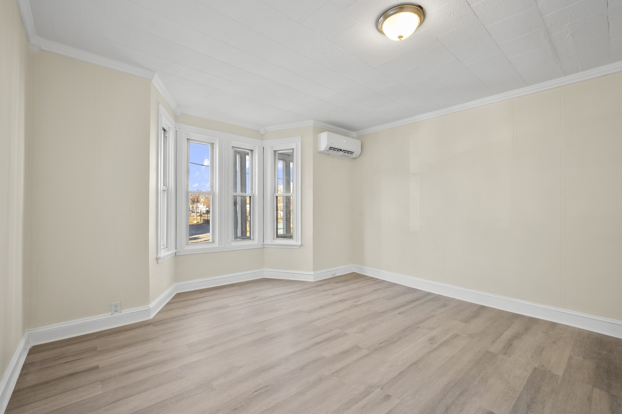 11 Hampshire St, Lowell, MA 01850 - Image 17