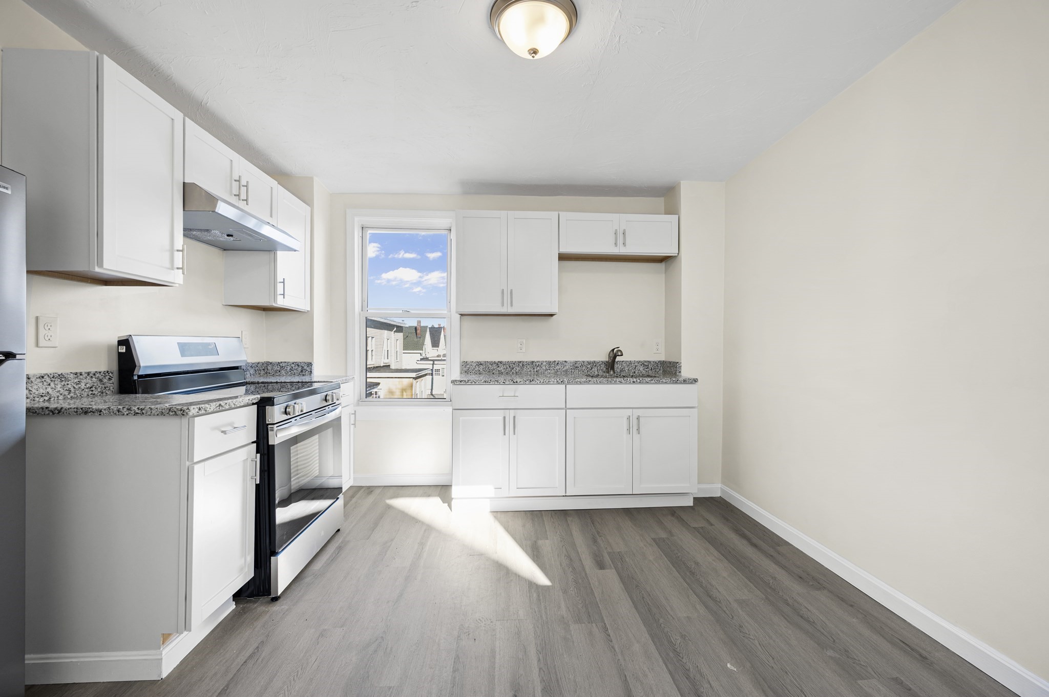 11 Hampshire St, Lowell, MA 01850 - Image 33