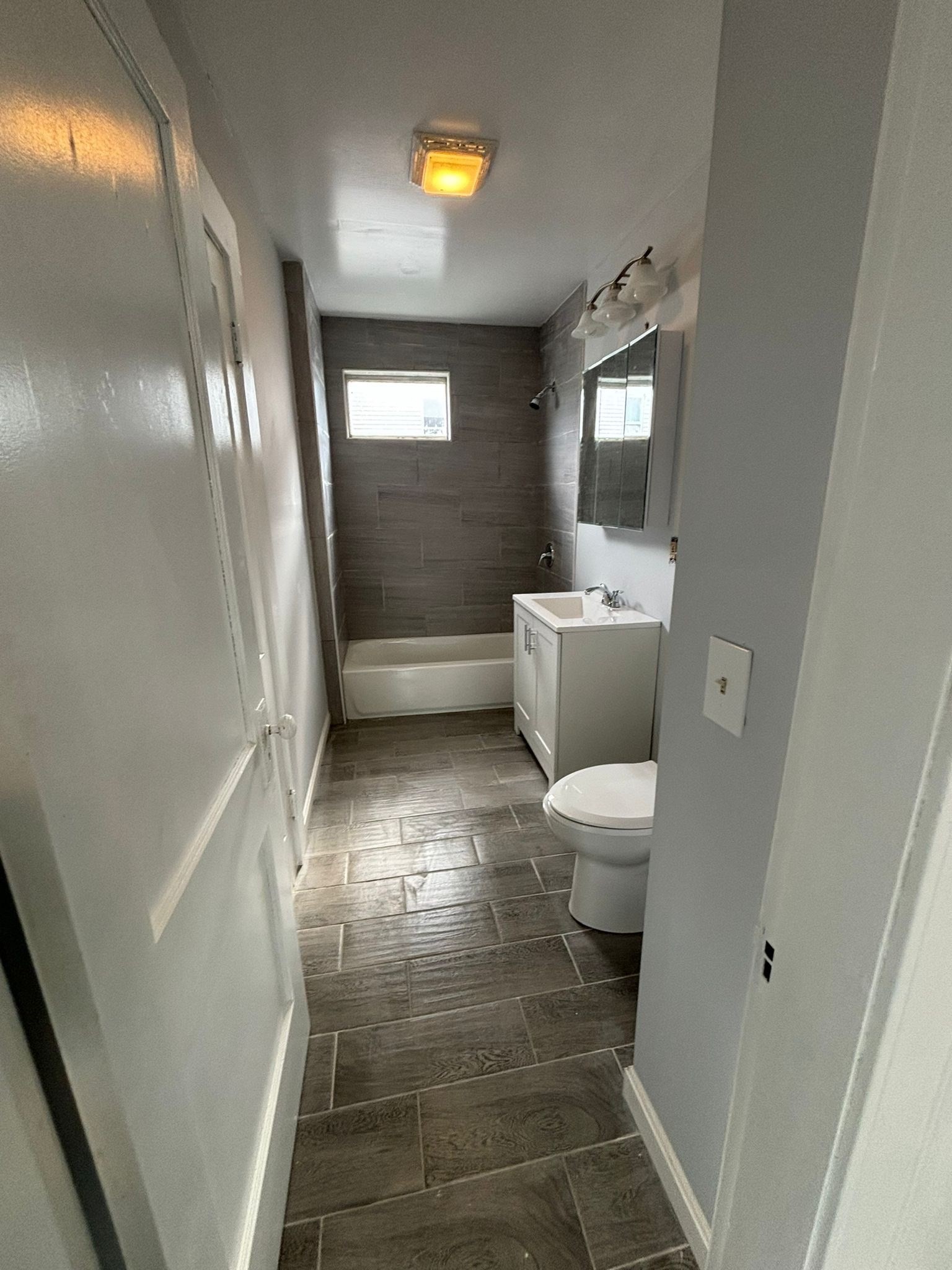 12 Hillside St, Worcester, MA 01610 - Image 2